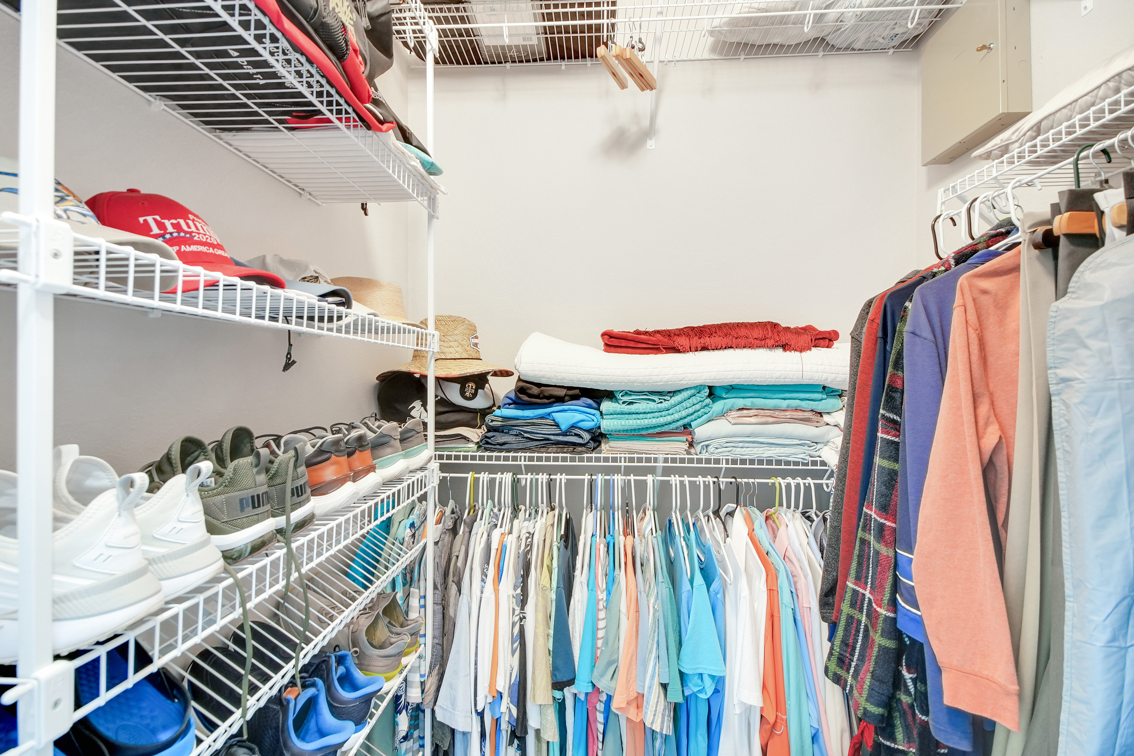 Lady Lake, Florida, 32159, United States, 4 Bedrooms Bedrooms, ,3 BathroomsBathrooms,Residential,For Sale,2005730