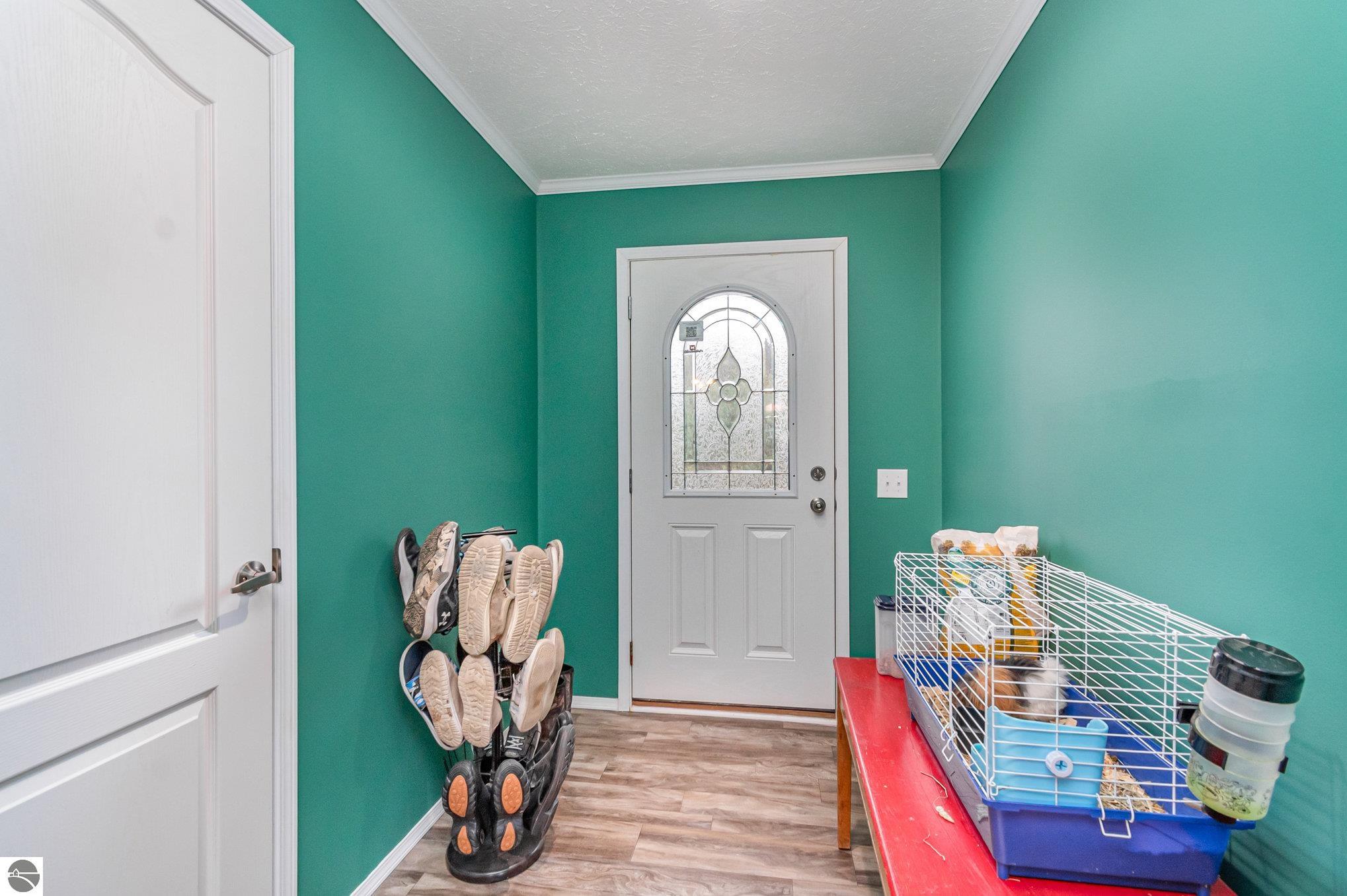 Vestaburg, Michigan, 48891, United States, 6 Bedrooms Bedrooms, ,3 BathroomsBathrooms,Residential,For Sale,1976935