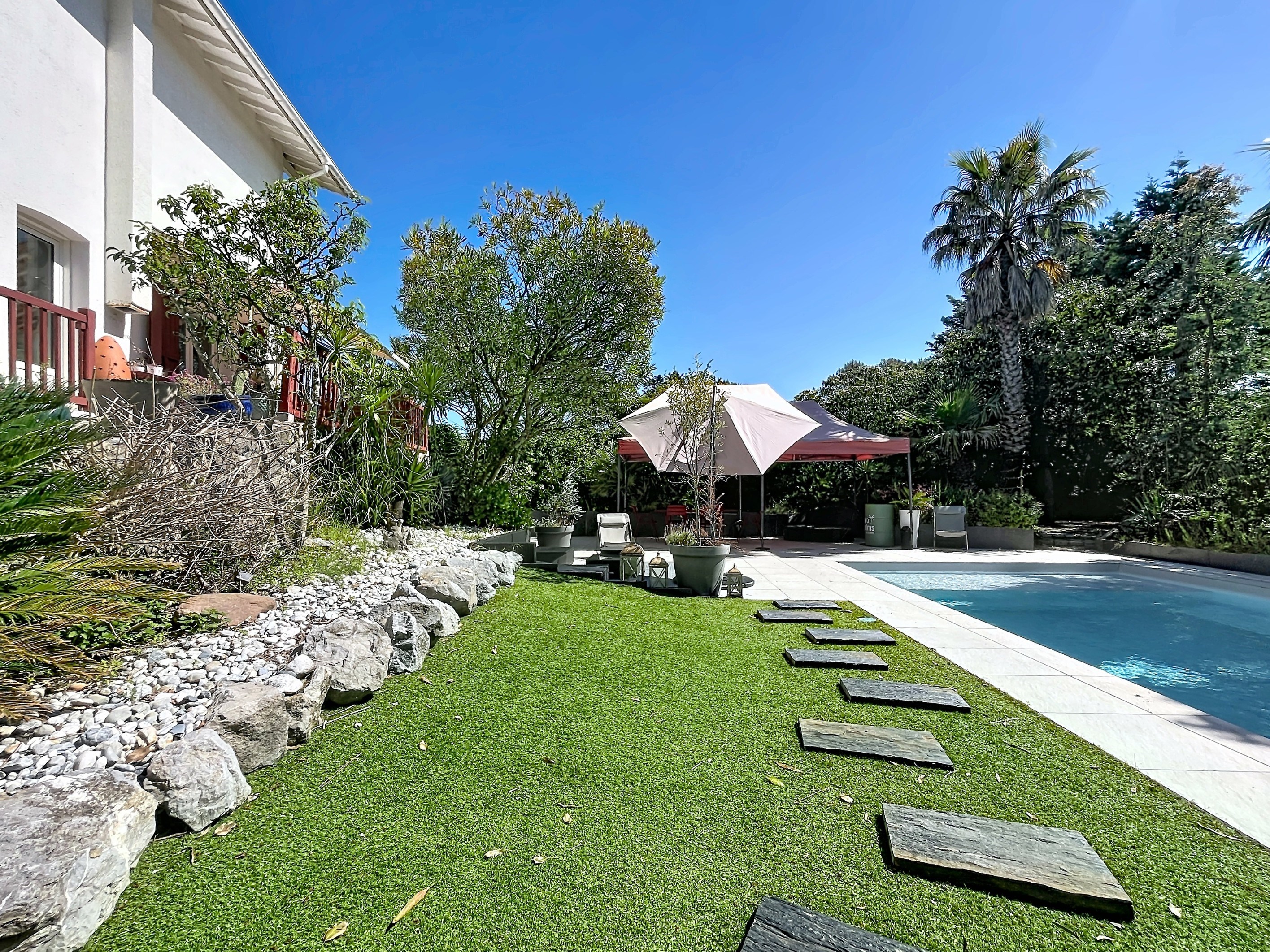  Charming Property Just Steps from the Ocean – 220 sqm – Swimming Pool - 物件實景