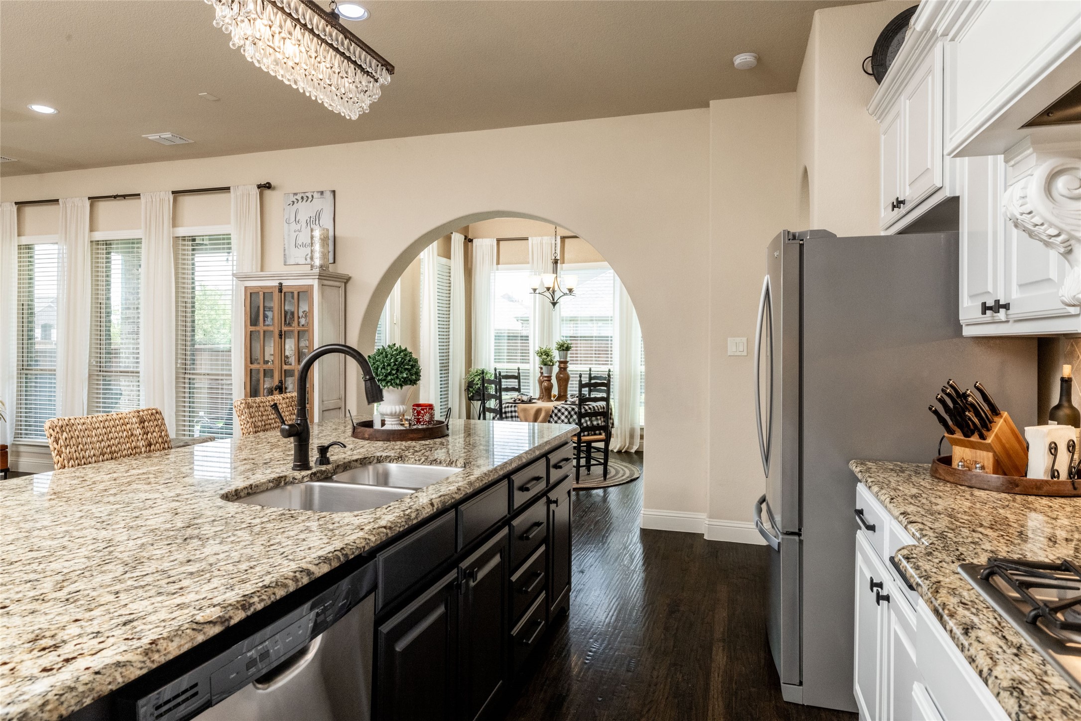 Roanoke, Texas, 76262, United States, 4 Bedrooms Bedrooms, ,5 BathroomsBathrooms,Residential,For Sale,1827754