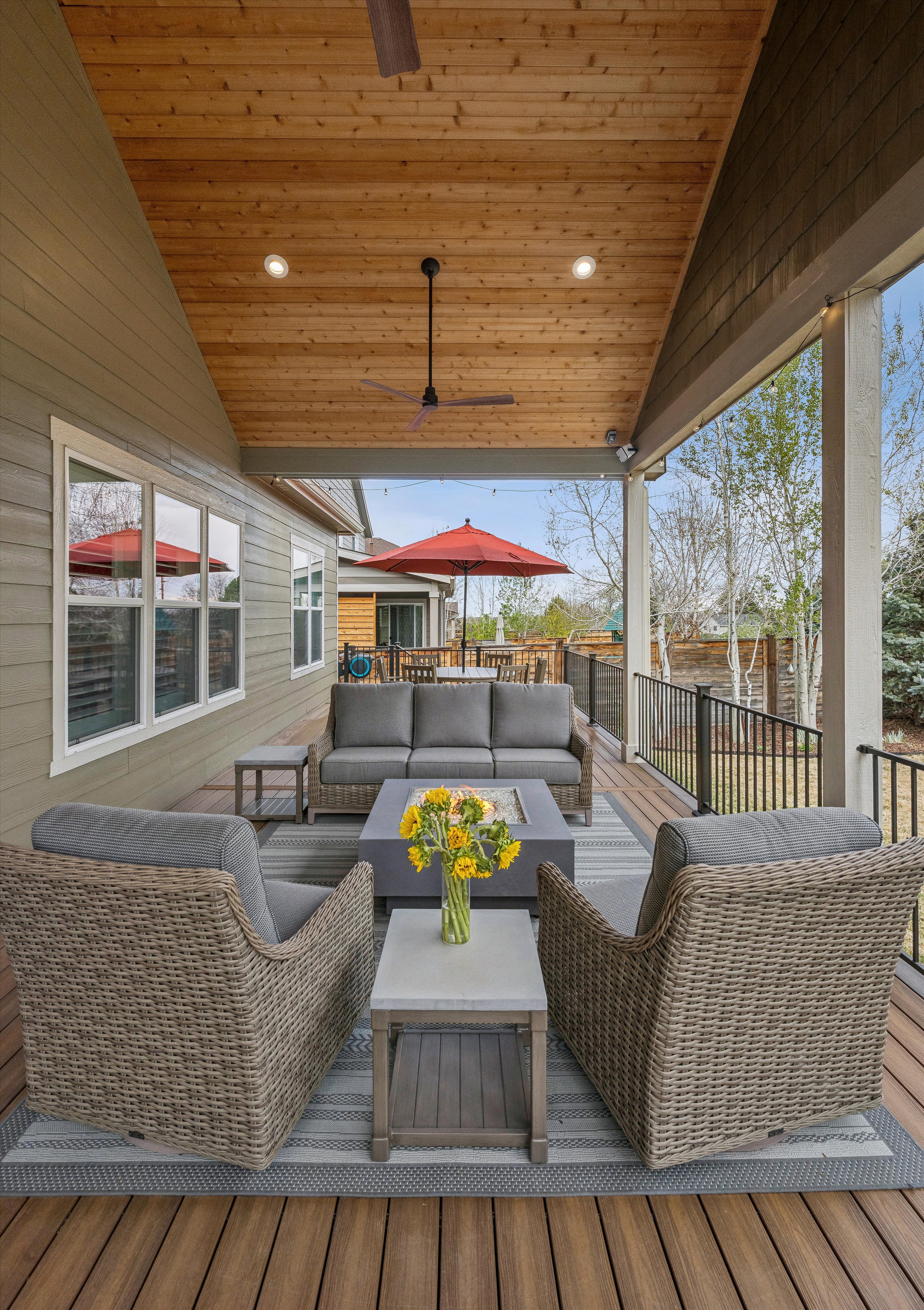  Thoughtfully  Updated and Move-In Ready - 物件實景