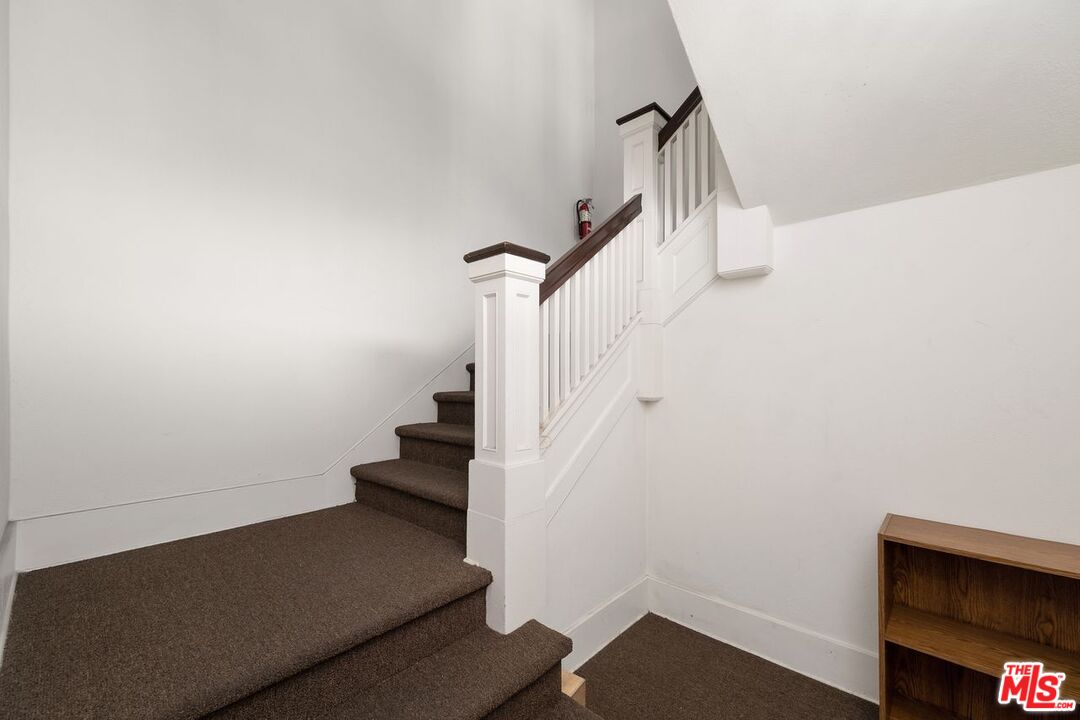 Los Angeles, California, 90019, United States, 12 Bedrooms Bedrooms, ,Residential,For Sale,1885364