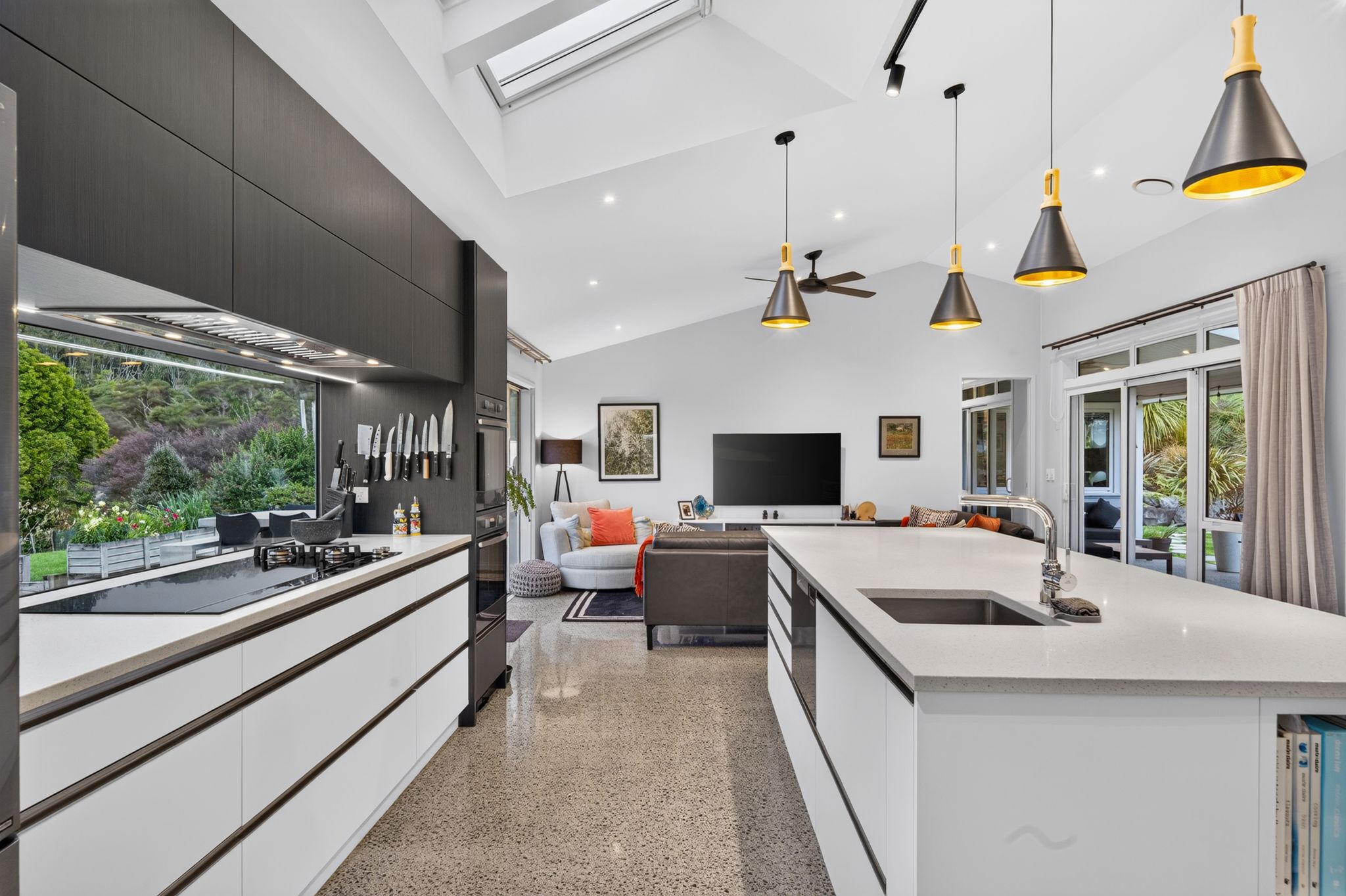  Bespoke in Design, Home and Income Retreat - 物件實景