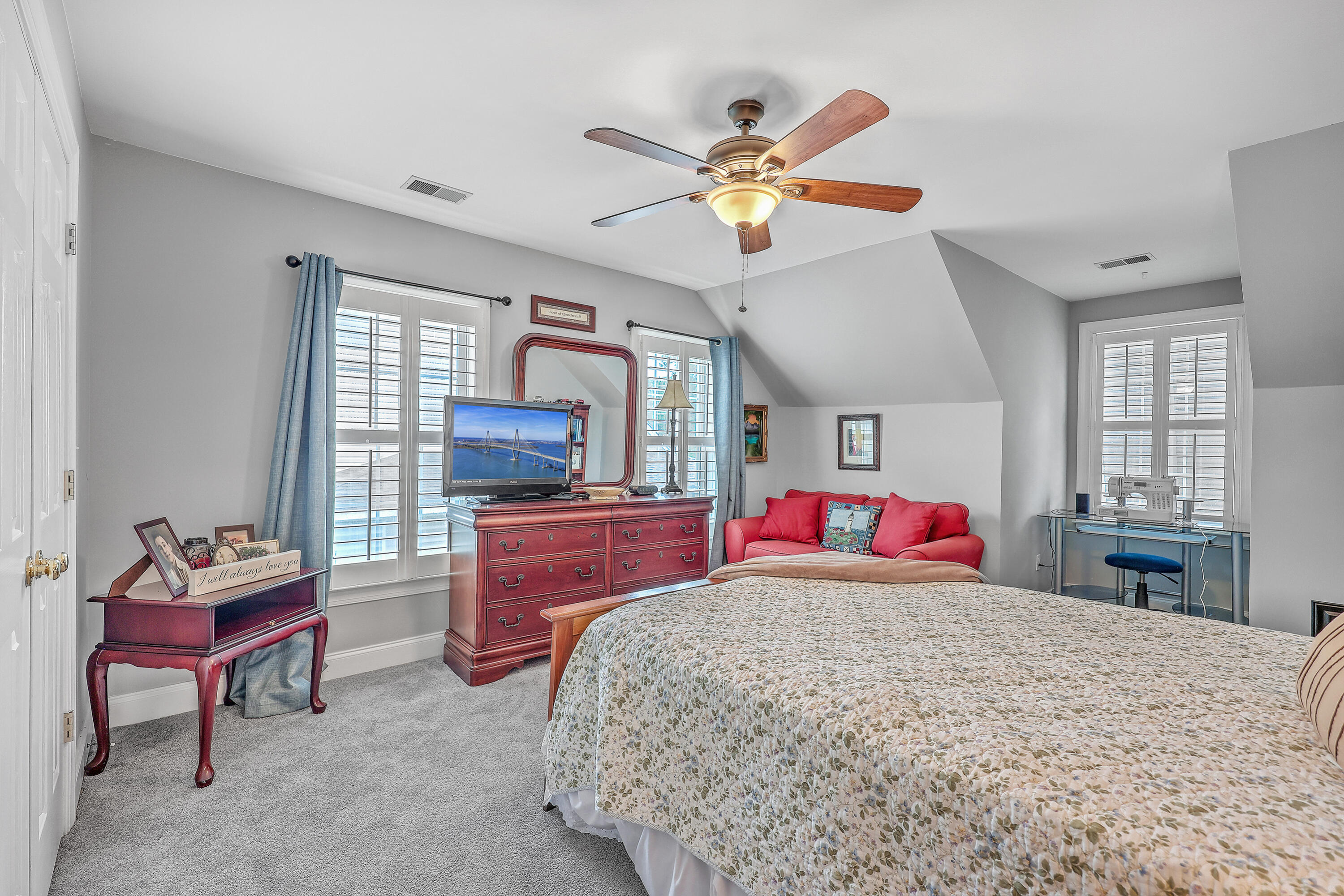 Mount Pleasant, South Carolina, 29466, United States, 3 Bedrooms Bedrooms, ,4 BathroomsBathrooms,Residential,For Sale,1798311