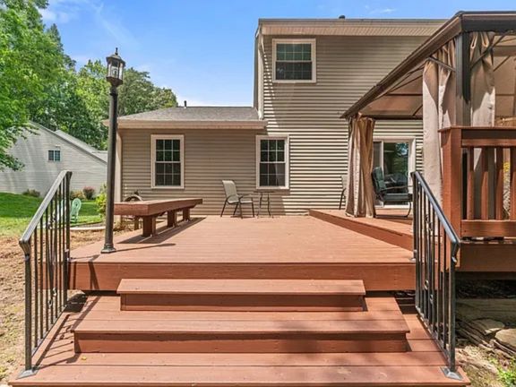 Manassas Park, Virginia, 20111, United States, 4 Bedrooms Bedrooms, ,4 BathroomsBathrooms,Residential,For Sale,1978924