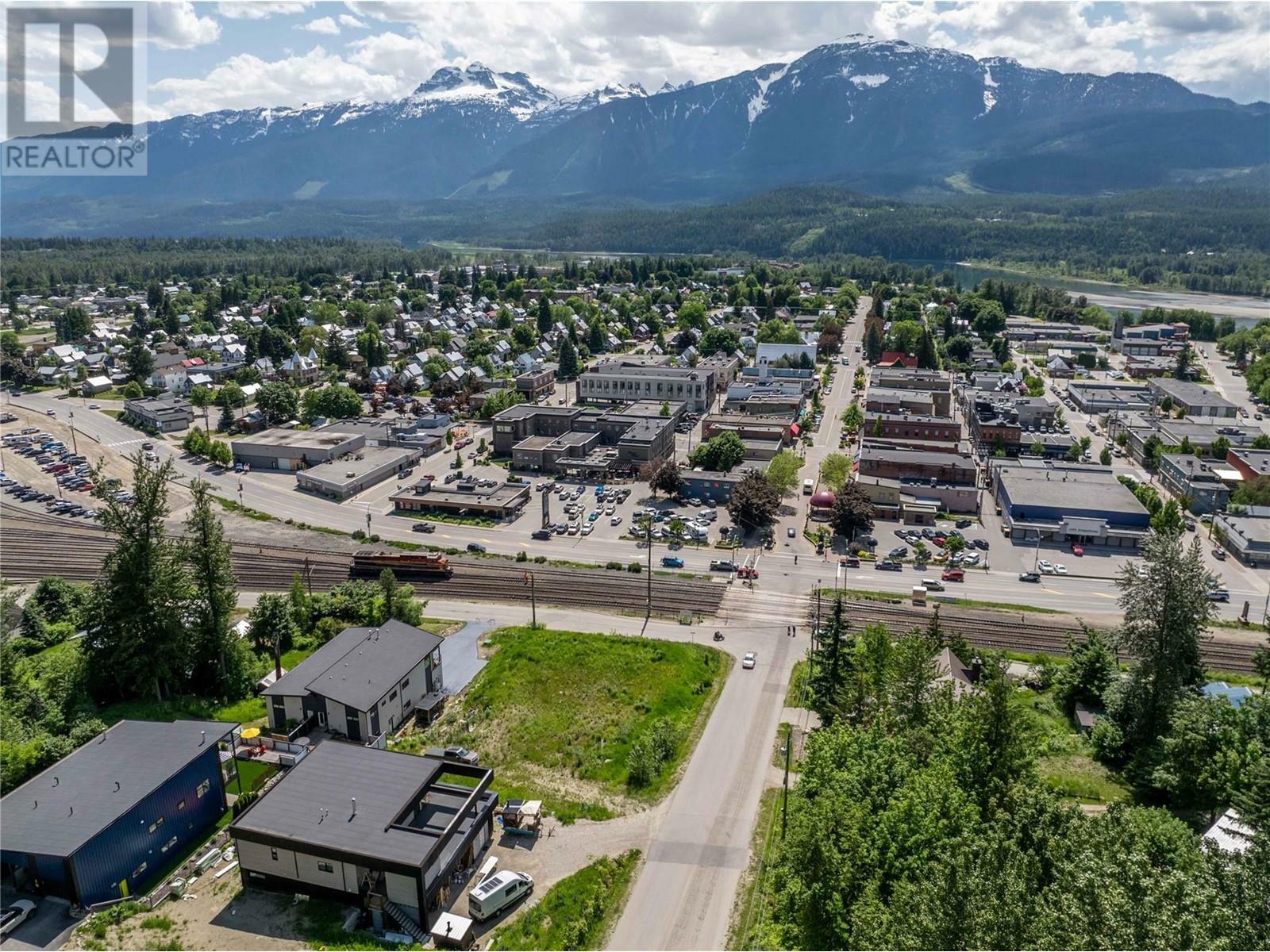 REVELSTOKE, British Columbia, V0E 2S0, CA, ,Residential,For Sale,1856679