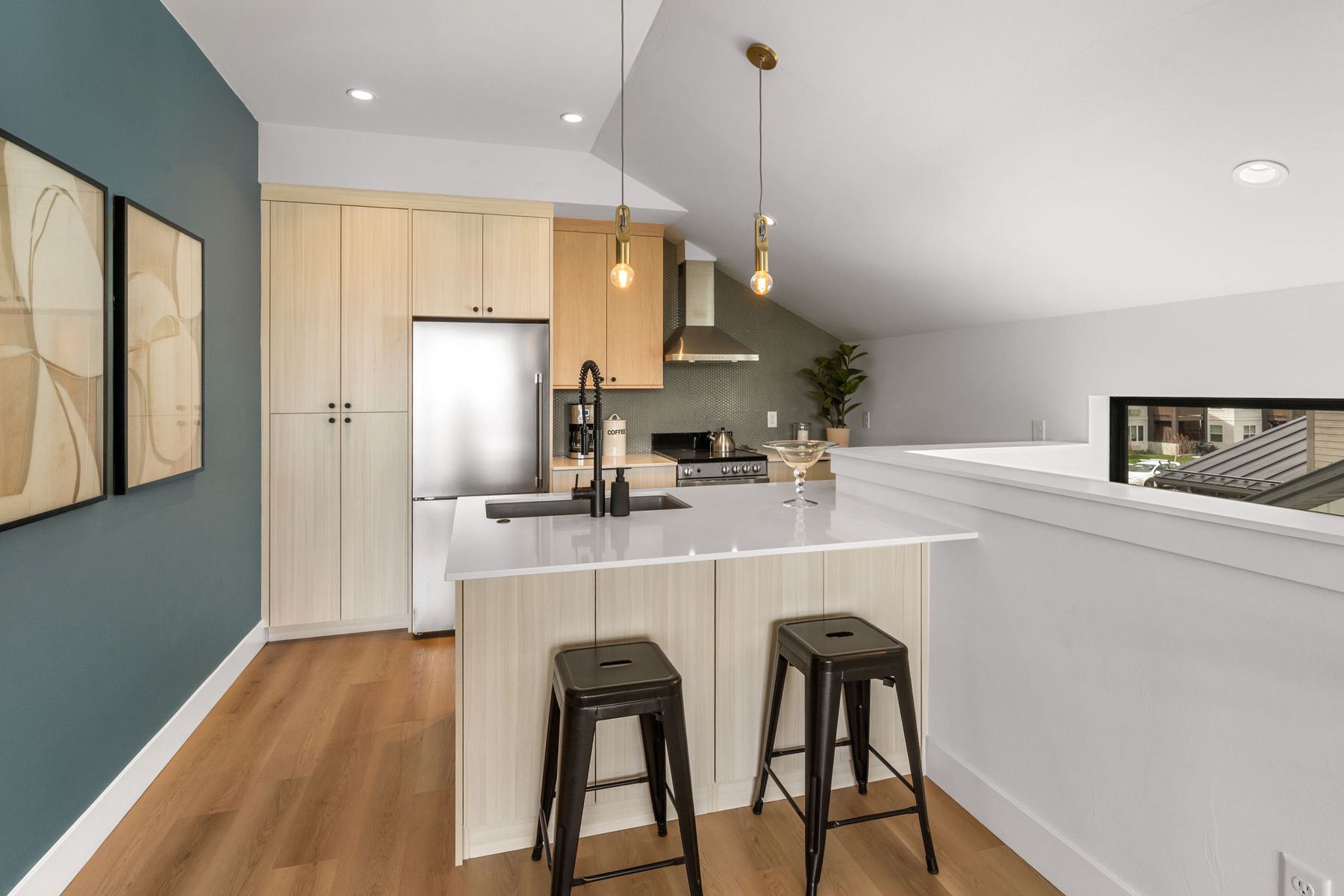  1492 Windrow Dr - 物件實景