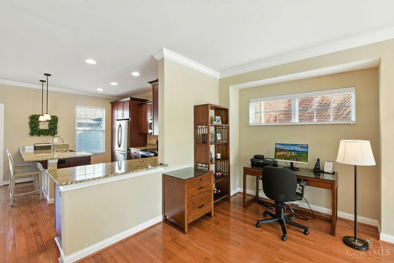 Cincinnati, Ohio, 45209, United States, 2 Bedrooms Bedrooms, ,4 BathroomsBathrooms,Residential,For Sale,1940241
