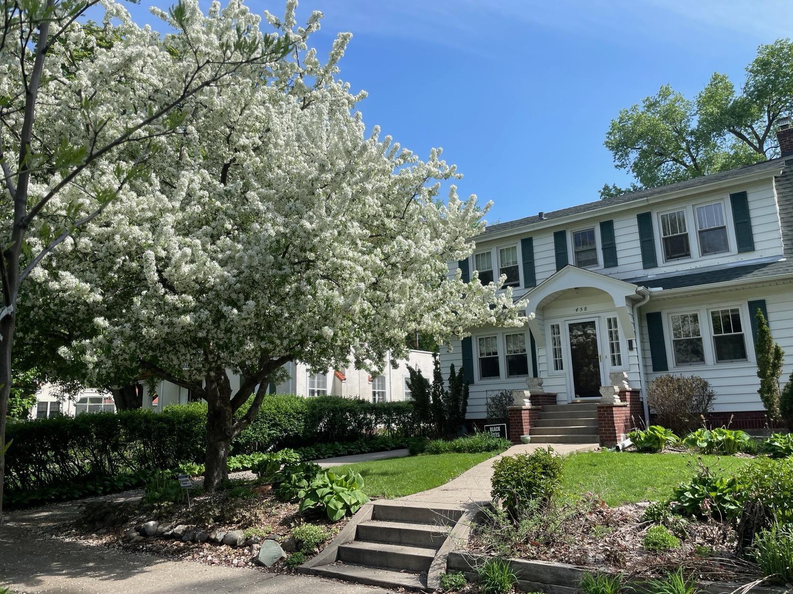 Saint Paul, Minnesota, 55104, United States, 3 Bedrooms Bedrooms, ,1 BathroomBathrooms,Residential,For Sale,1988037