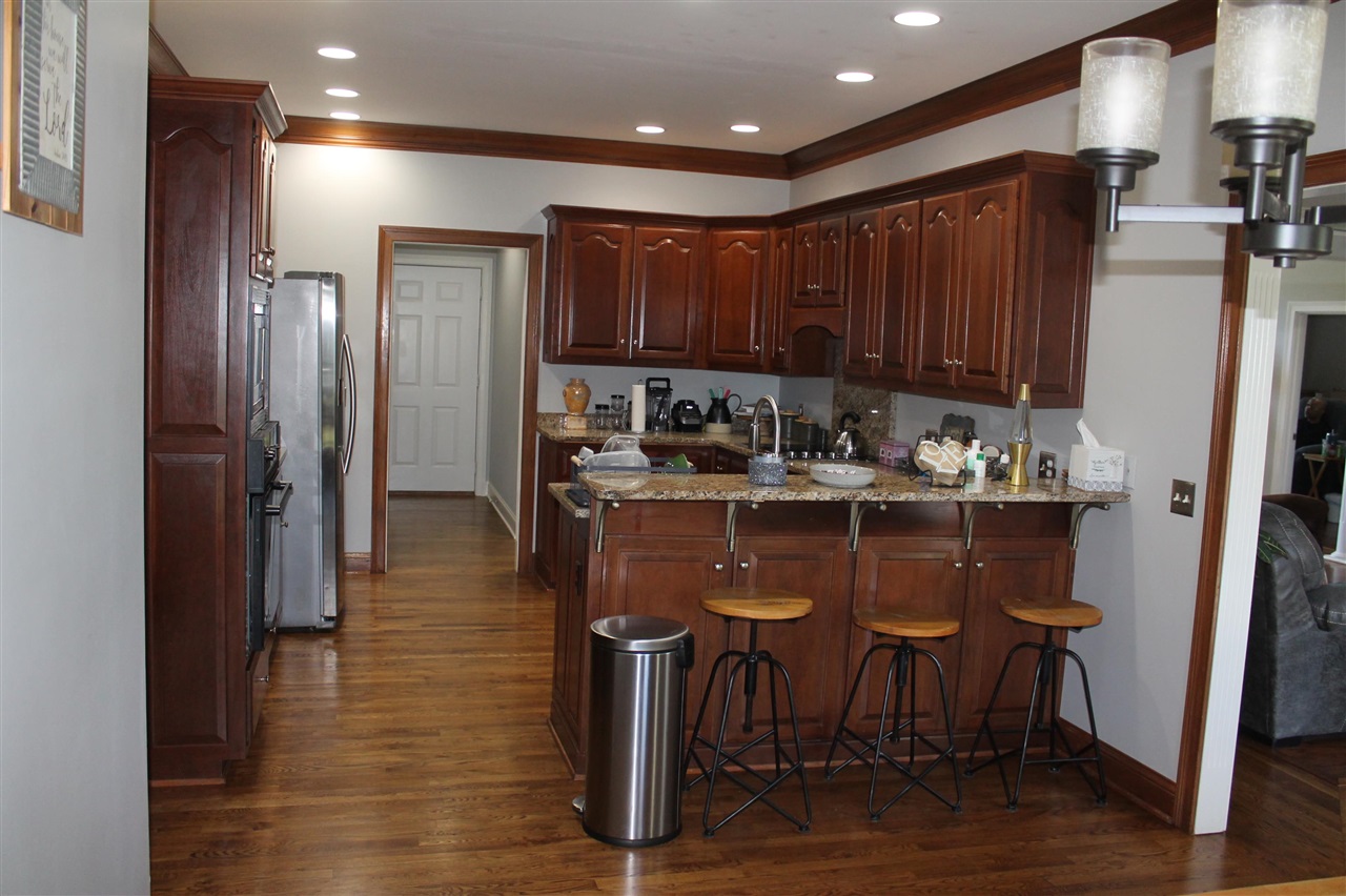 Bowling Green, Kentucky, 42104, United States, 5 Bedrooms Bedrooms, ,3 BathroomsBathrooms,Residential,For Sale,1827848