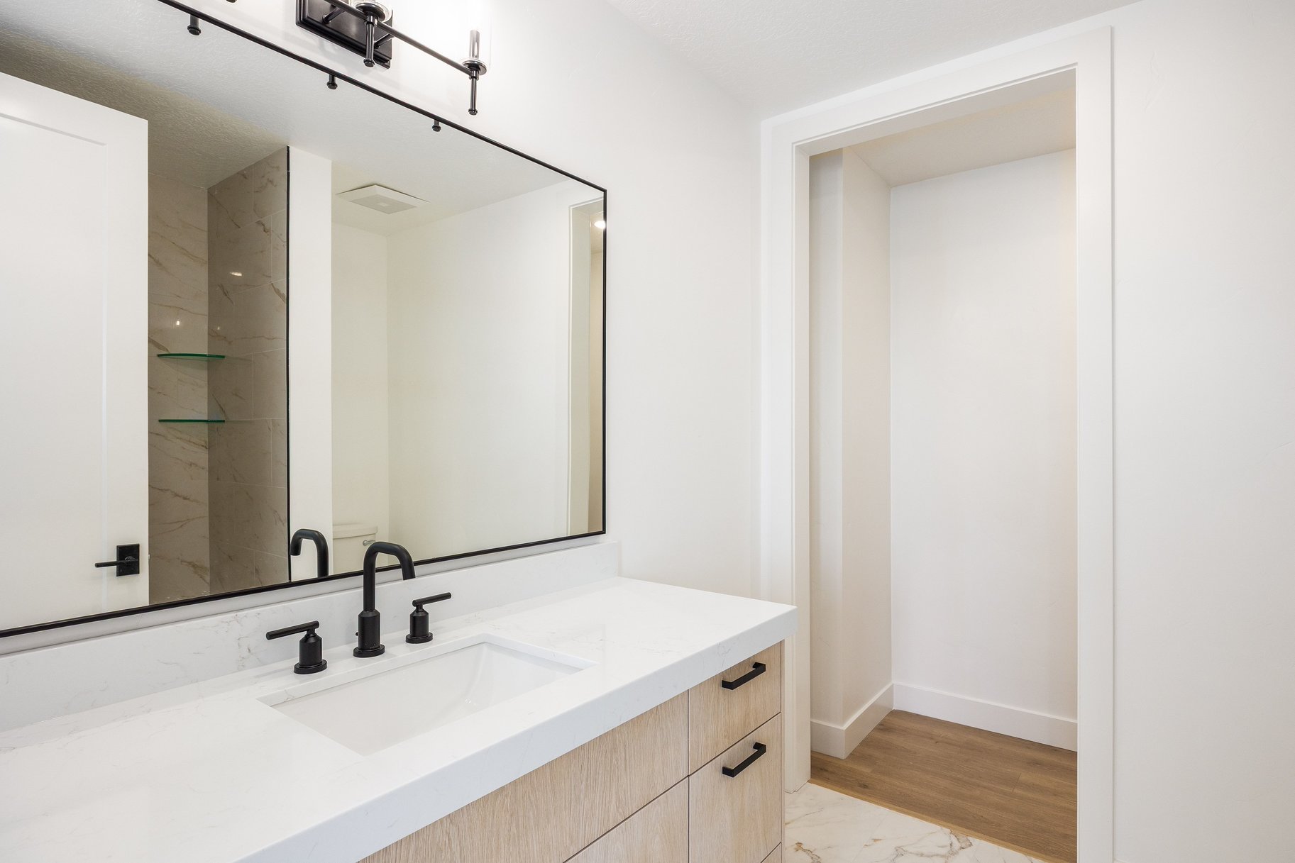  Newly Released Penthouse-Style Living in The Heart of Holladay Village - 物件實景