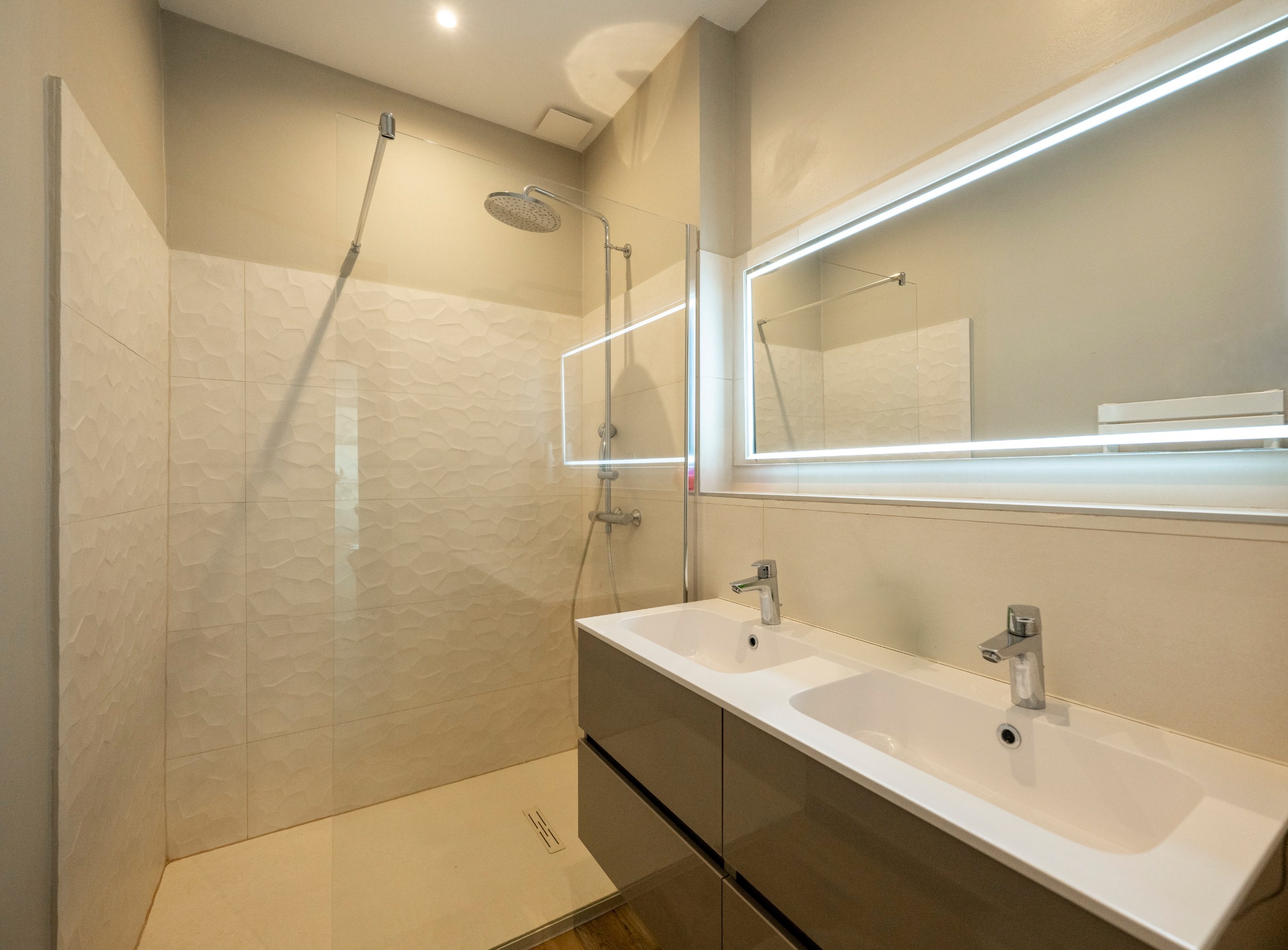  For sale : Renovated 130 sqm Art Deco Apartment on the Top Floor – Porto-Vecchio - 物件實景