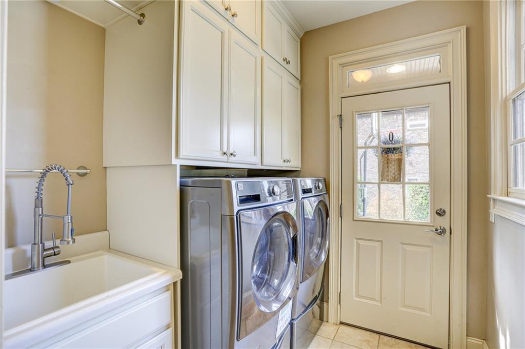 Suwanee, Georgia, 30024, United States, 5 Bedrooms Bedrooms, ,5 BathroomsBathrooms,Residential,For Sale,2025852