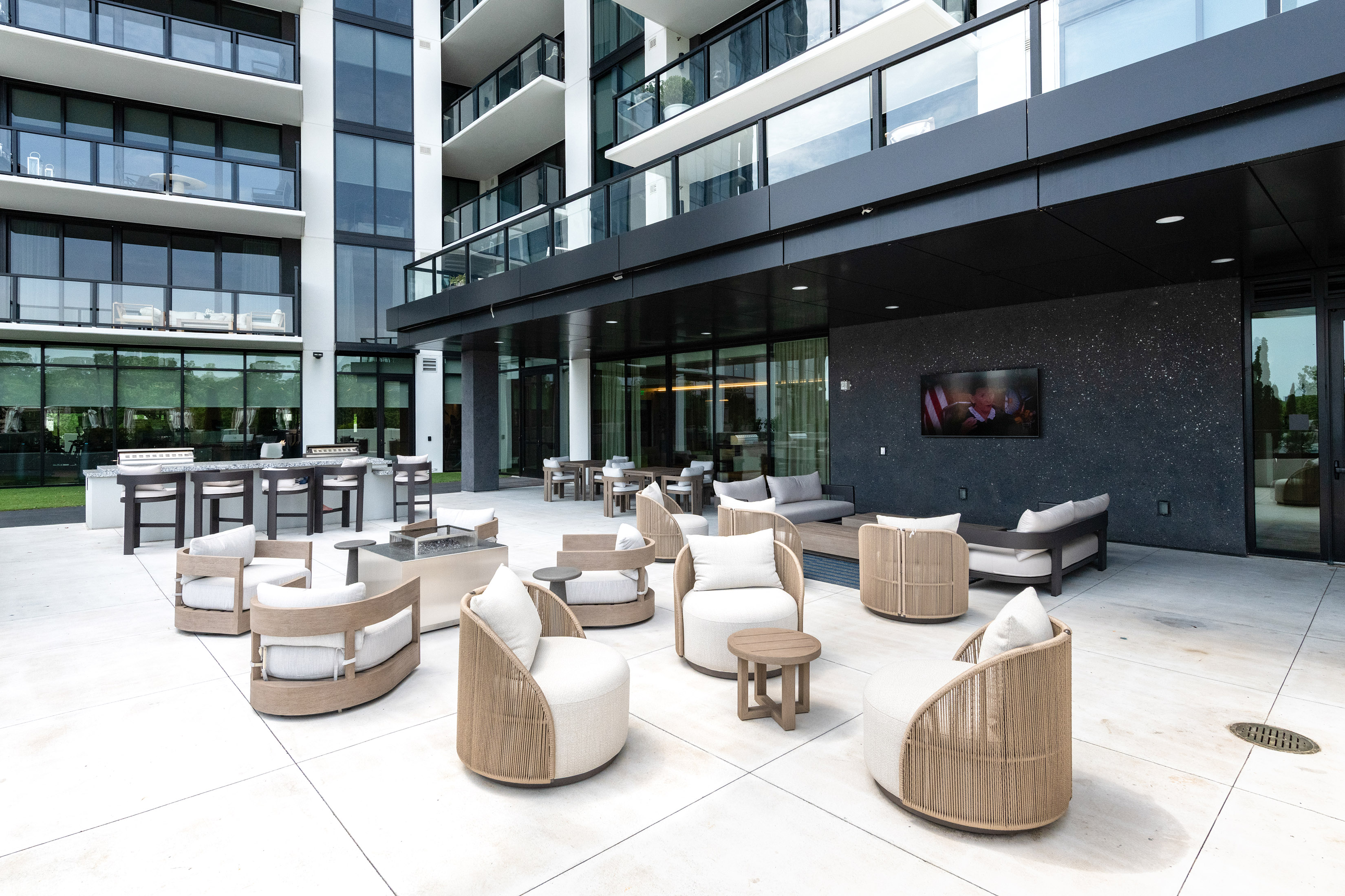  Stunning Fully Furnished Penthouse with the Largest Outdoor Terrace - 物件實景