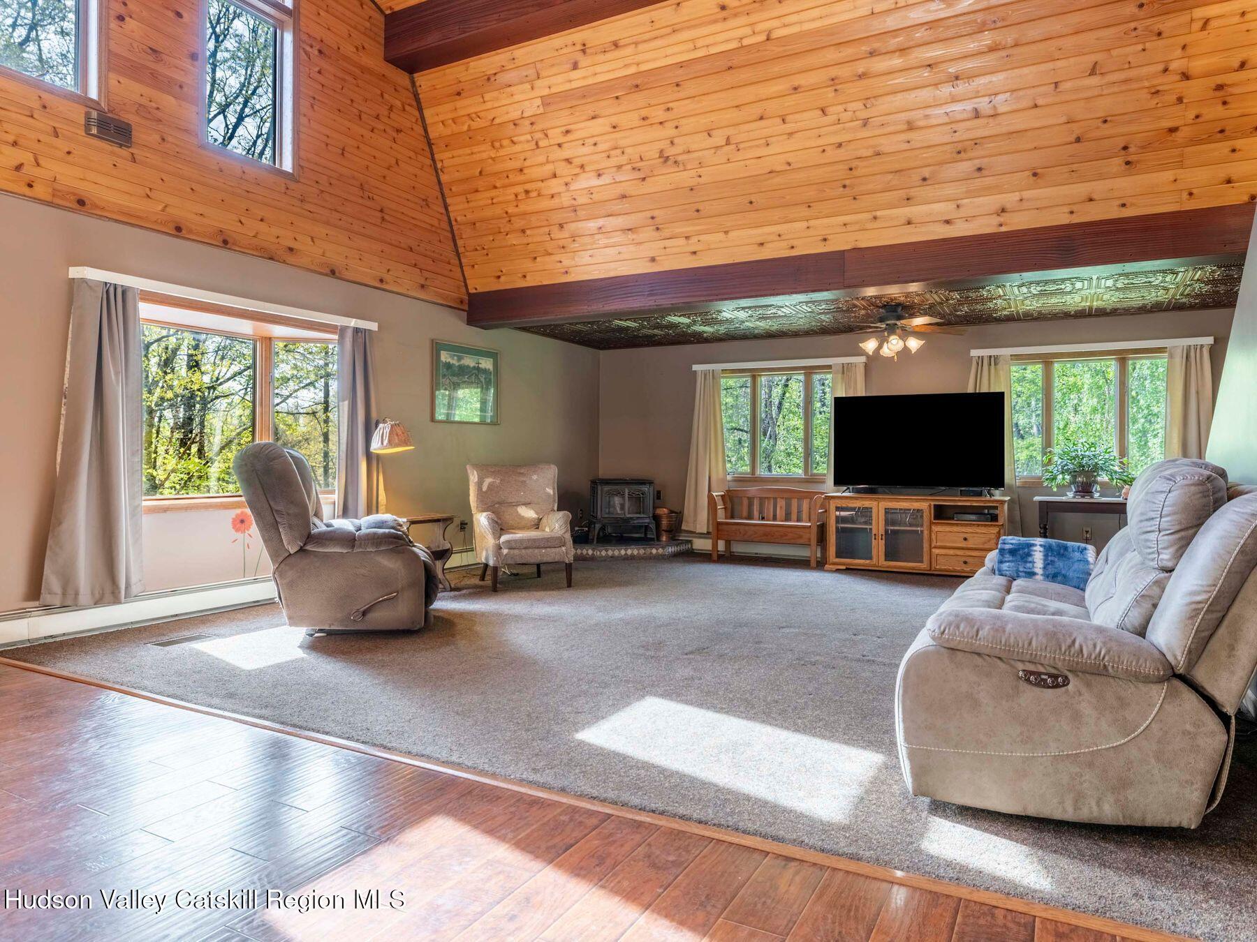 Stone Ridge, New York, 12484, United States, 4 Bedrooms Bedrooms, ,2 BathroomsBathrooms,Residential,For Sale,1804988
