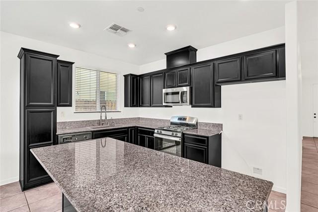 Los Banos, California, 93635, United States, 4 Bedrooms Bedrooms, ,3 BathroomsBathrooms,Residential,For Sale,1982333