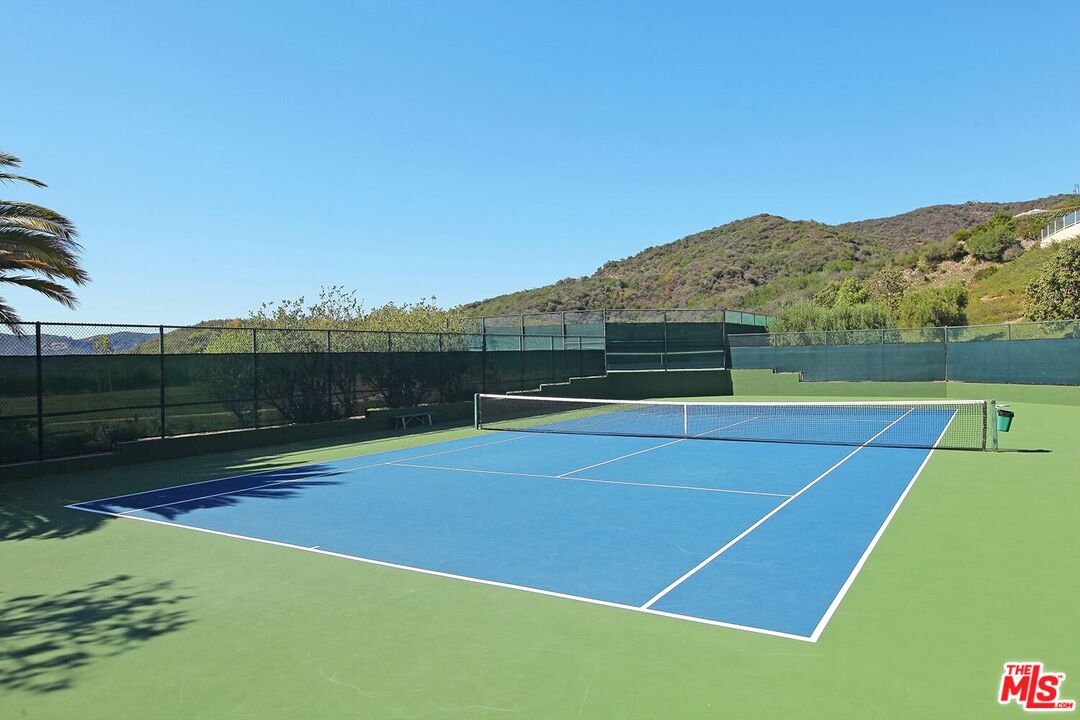 Pacific Palisades, California, 90272, United States, 4 Bedrooms Bedrooms, ,4 BathroomsBathrooms,Residential,For Sale,1911356