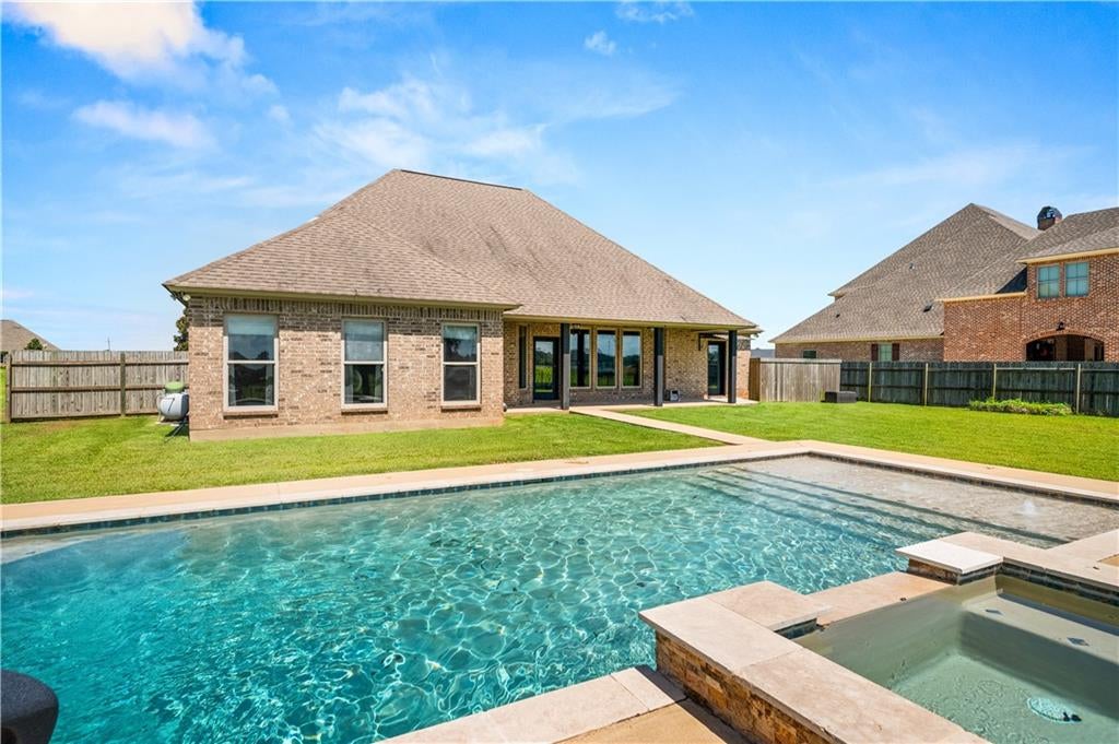 Natchitoches, Louisiana, 71457, United States, 4 Bedrooms Bedrooms, ,3 BathroomsBathrooms,Residential,For Sale,1974090