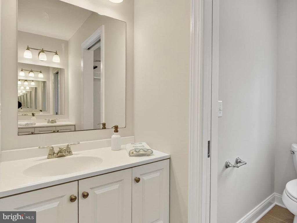 Arlington, Virginia, 22213, United States, 5 Bedrooms Bedrooms, ,5 BathroomsBathrooms,Residential,For Sale,1982488