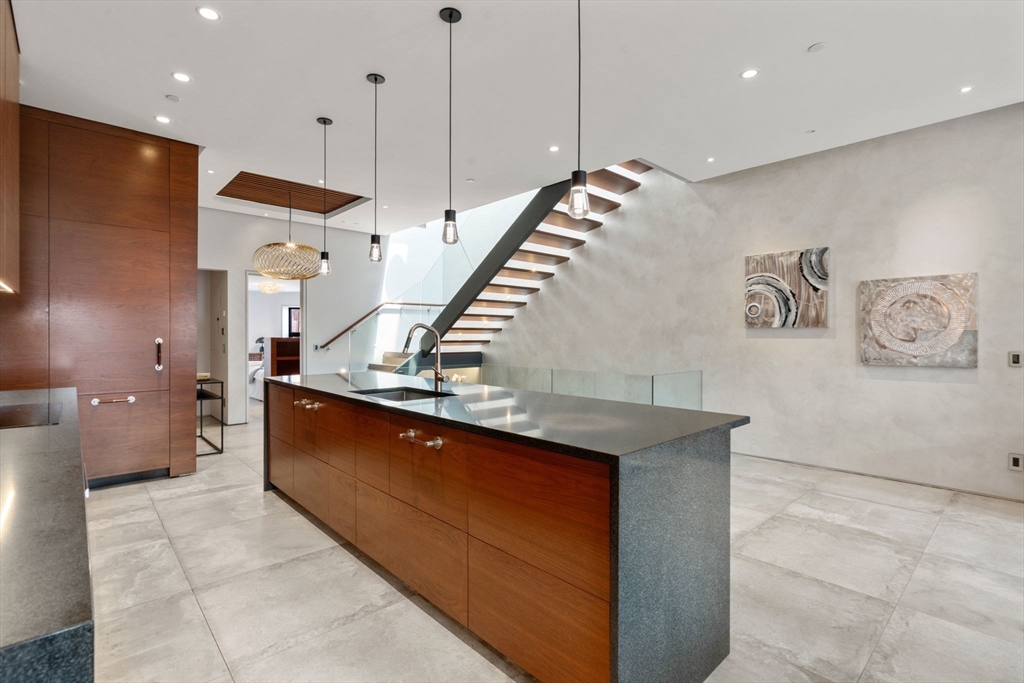 Boston, Massachusetts, 02115, United States, 2 Bedrooms Bedrooms, ,3 BathroomsBathrooms,Residential,For Sale,1818698