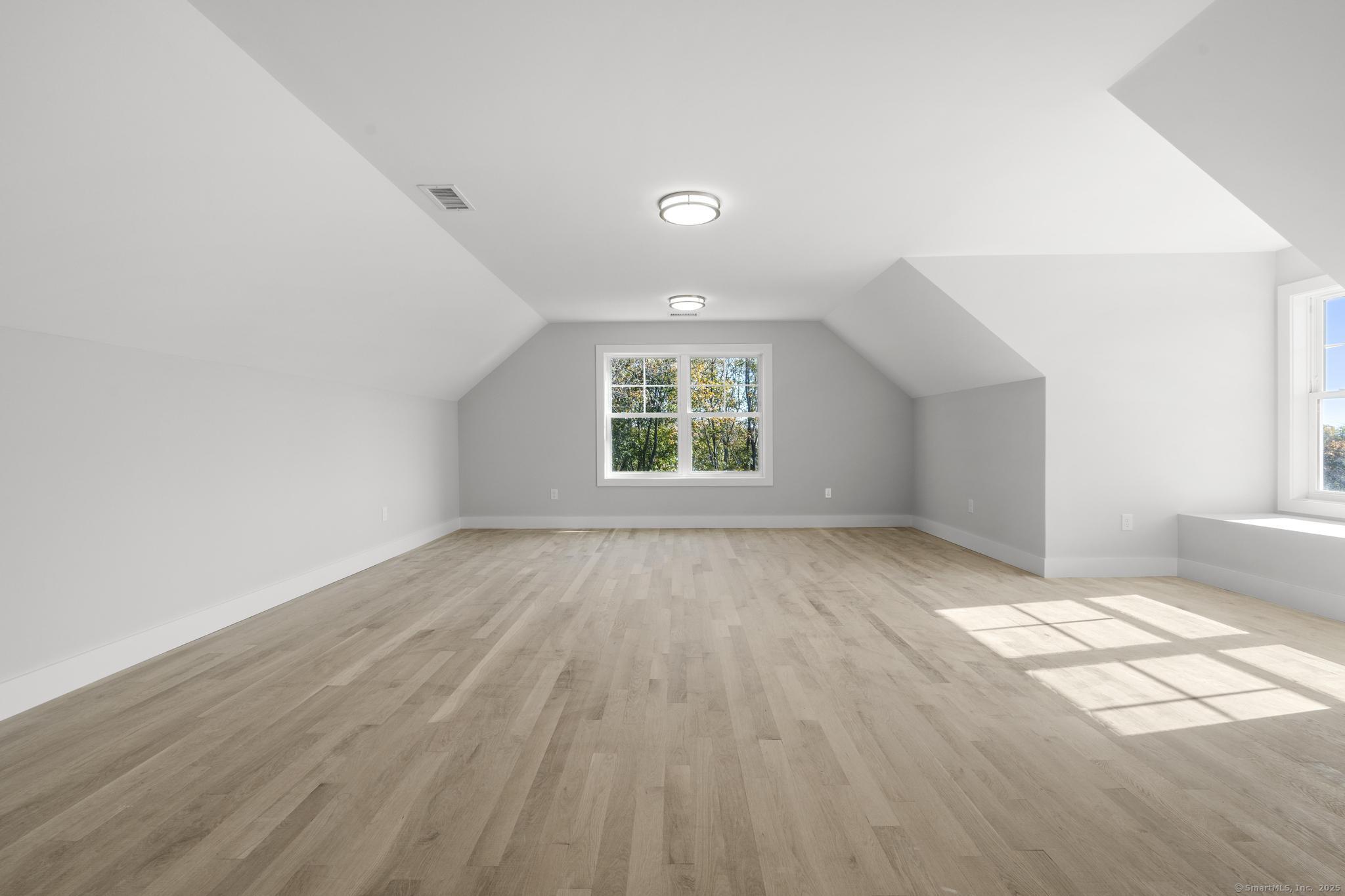 Milford, Connecticut, 06460, United States, 4 Bedrooms Bedrooms, ,4 BathroomsBathrooms,Residential,For Sale,1987652