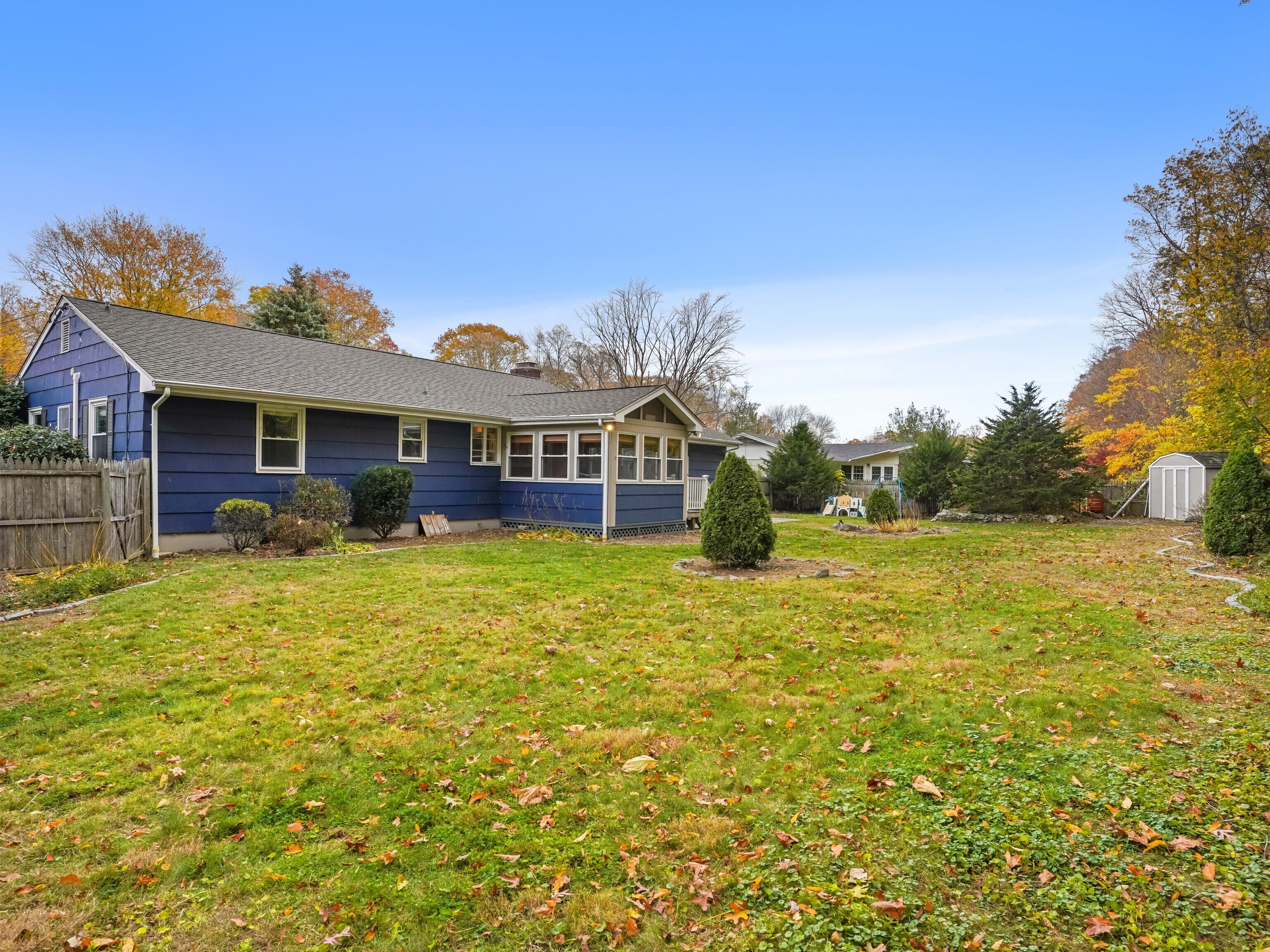 Norwalk, Connecticut, 06850, United States, 3 Bedrooms Bedrooms, ,2 BathroomsBathrooms,Residential,For Sale,1989488