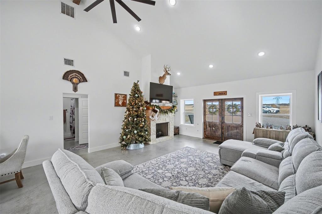 Alvord, Texas, 76225, United States, 3 Bedrooms Bedrooms, ,2 BathroomsBathrooms,Residential,For Sale,2006100