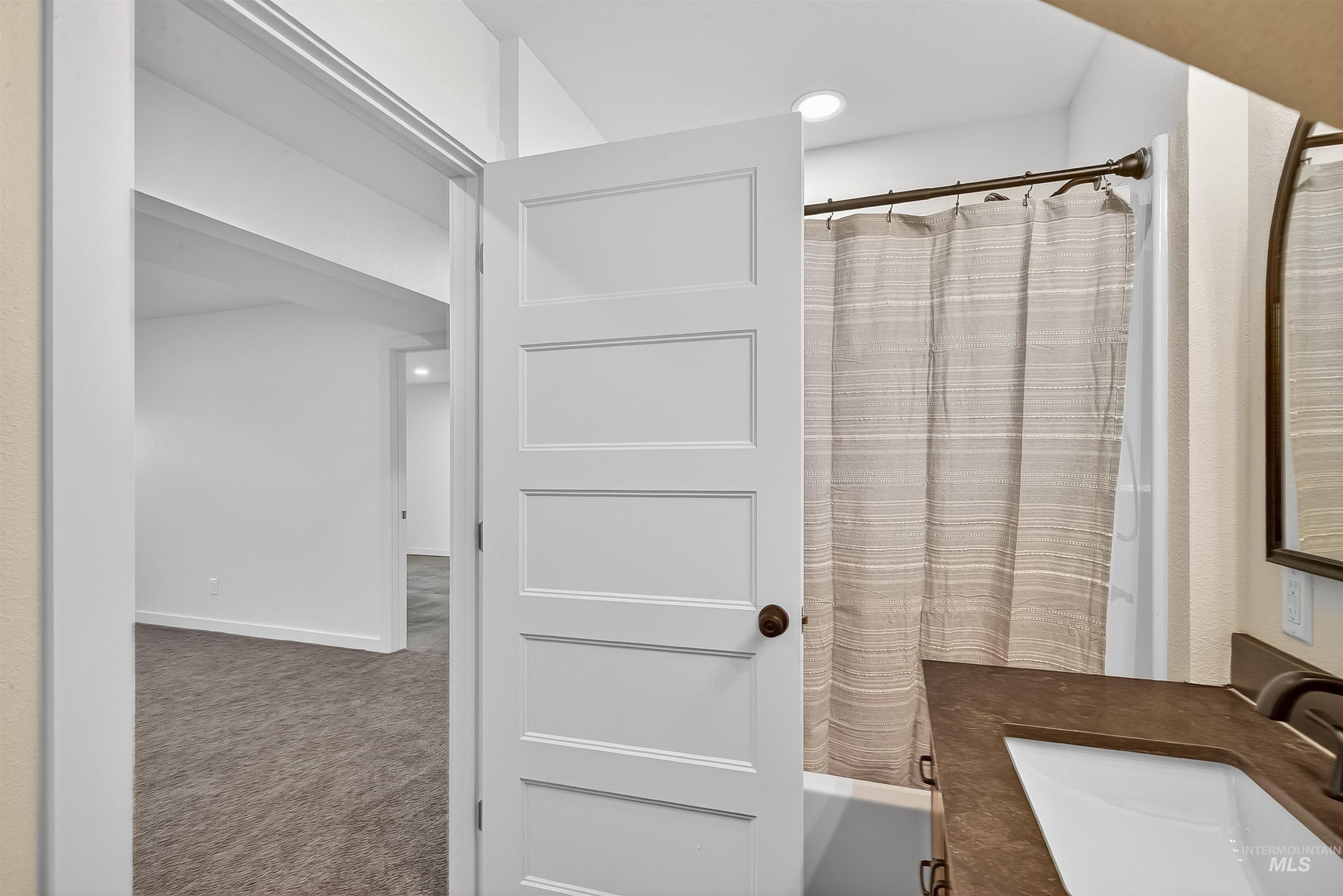 Lewiston, Idaho, 83501, United States, 5 Bedrooms Bedrooms, ,Residential,For Sale,1987812