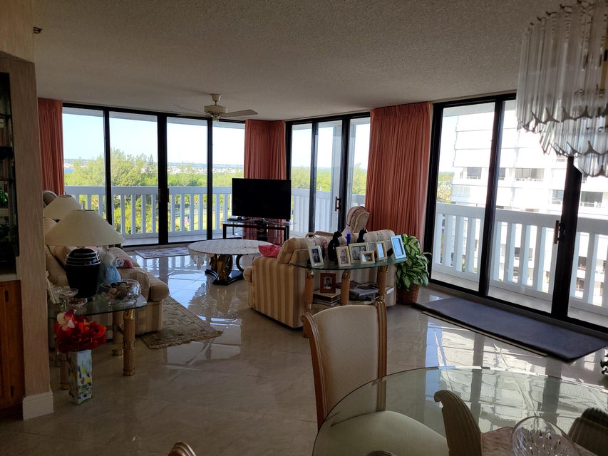 Jensen Beach, Florida, 34957, United States, 2 Bedrooms Bedrooms, ,2 BathroomsBathrooms,Residential,For Sale,1974011
