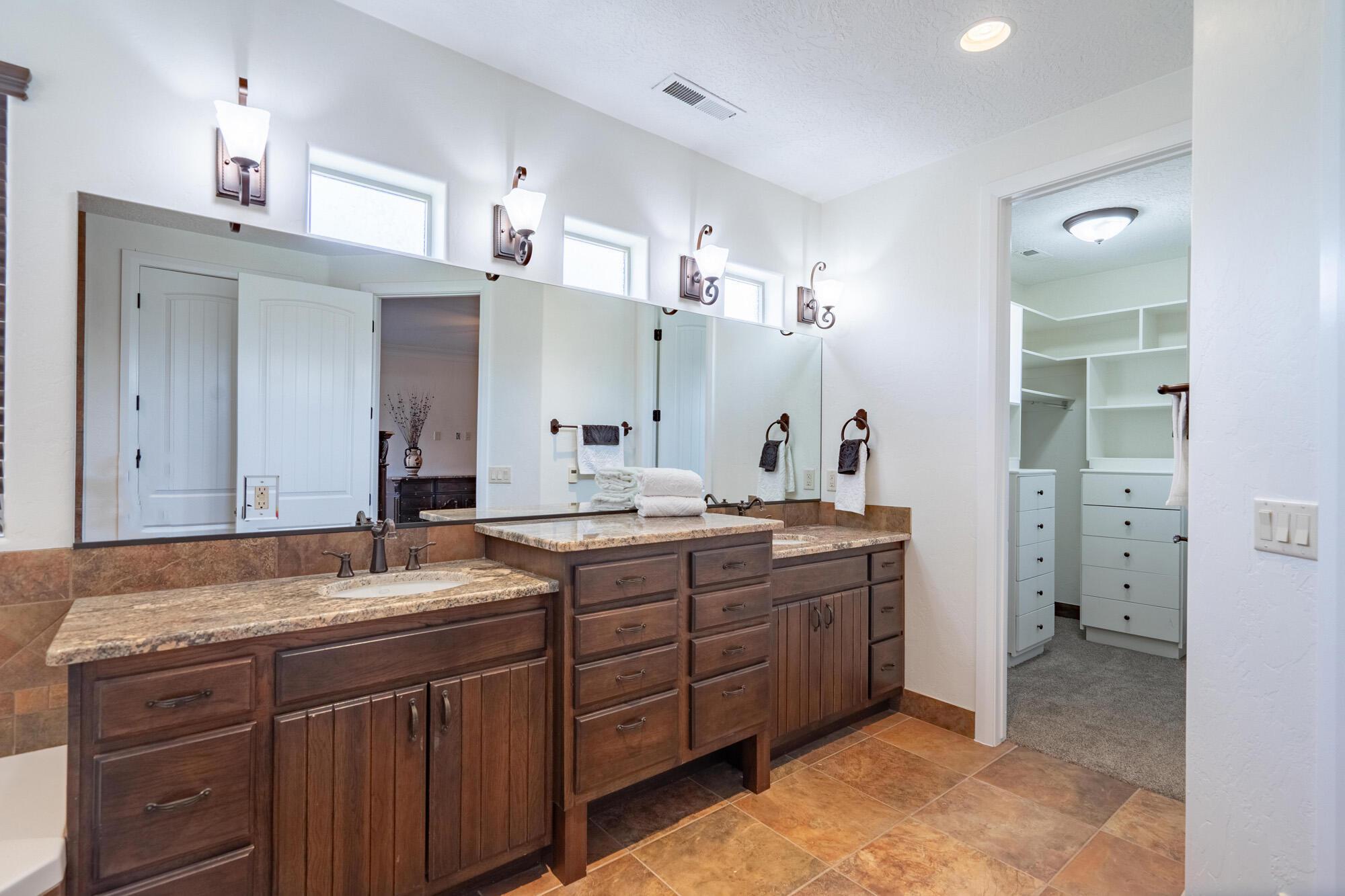 Washington, Utah, 84780, United States, 4 Bedrooms Bedrooms, ,2 BathroomsBathrooms,Residential,For Sale,2009720