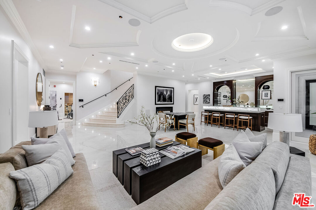 Beverly Hills, California, 90210, United States, 6 Bedrooms Bedrooms, ,12 BathroomsBathrooms,Residential,For Sale,1865227