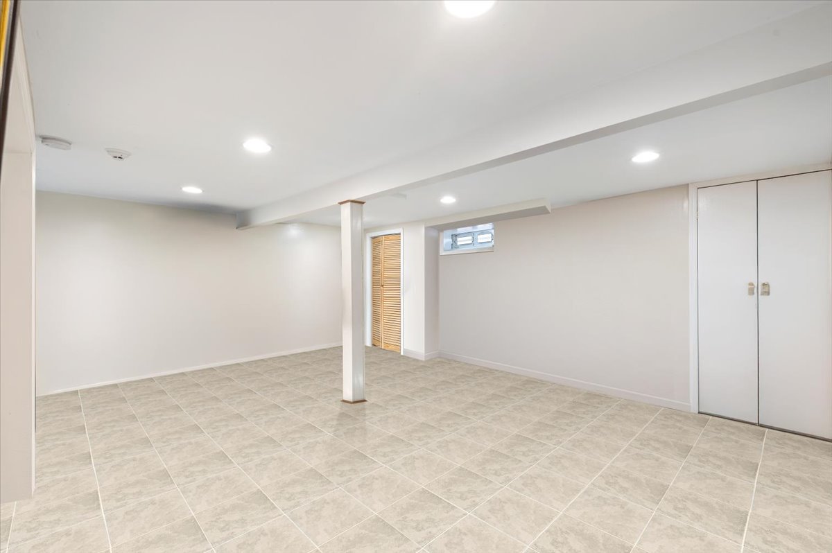 Bethpage, New York, 11714, United States, 4 Bedrooms Bedrooms, ,3 BathroomsBathrooms,Residential,For Sale,1905713