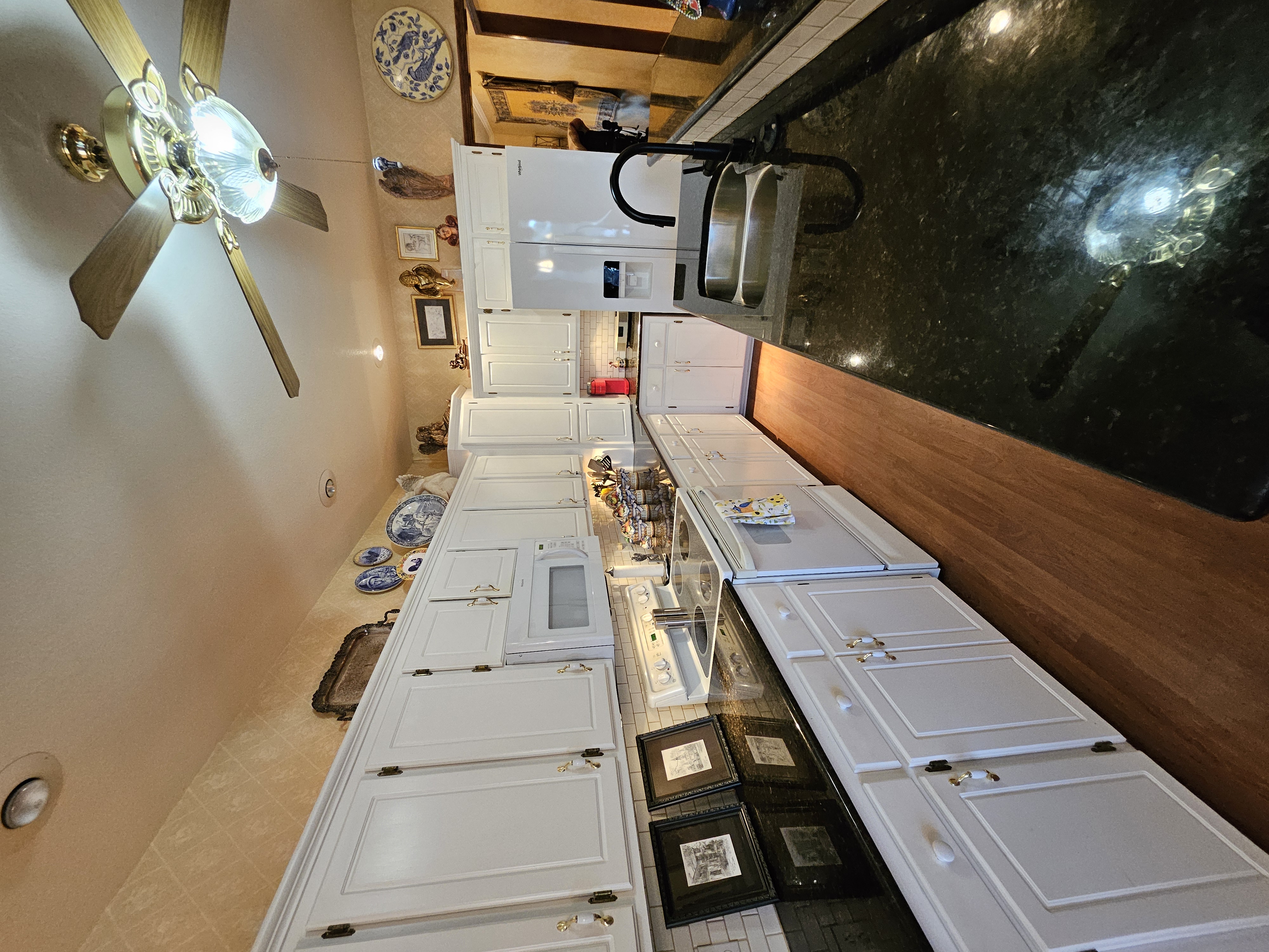 Pierce City, Missouri, 65723, United States, 5 Bedrooms Bedrooms, ,3 BathroomsBathrooms,Residential,For Sale,1984282