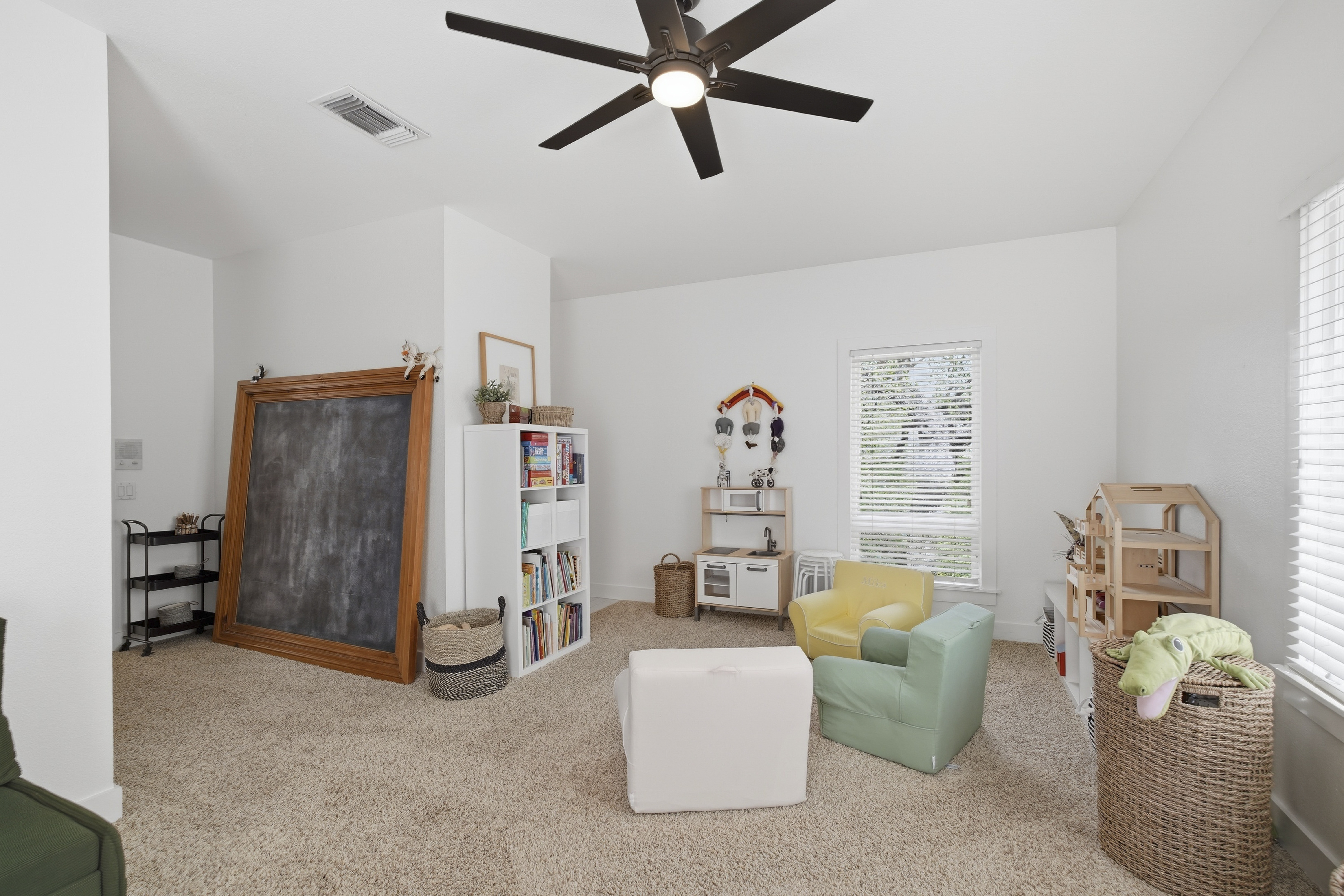  Custom-Designed Home on a 1-Acre - 物件實景