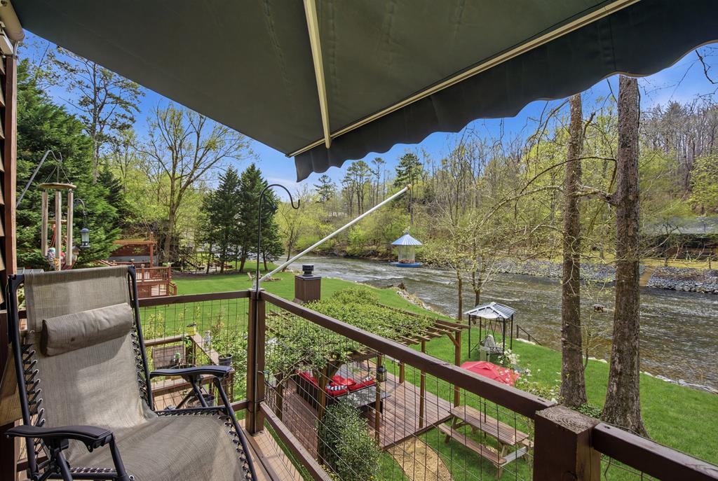 Ellijay, Georgia, 30540, United States, 3 Bedrooms Bedrooms, ,3 BathroomsBathrooms,Residential,For Sale,2034998