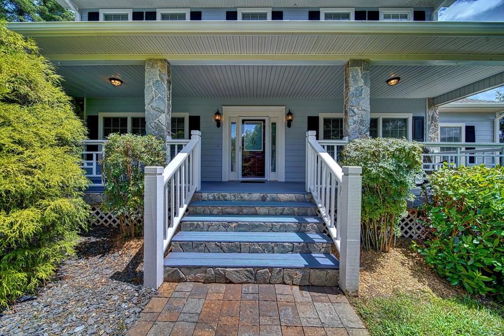Blairsville, Georgia, 30512, United States, 5 Bedrooms Bedrooms, ,4 BathroomsBathrooms,Residential,For Sale,1770772