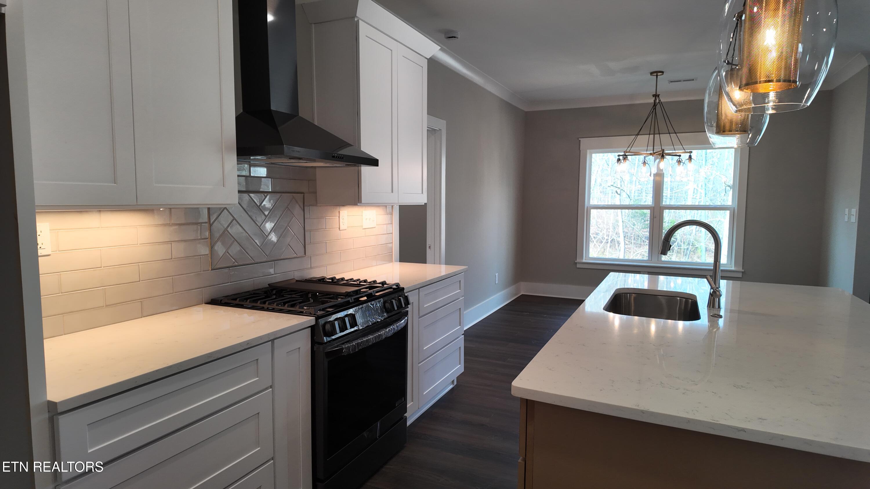 Loudon, Tennessee, 37774, United States, 4 Bedrooms Bedrooms, ,3 BathroomsBathrooms,Residential,For Sale,1981899