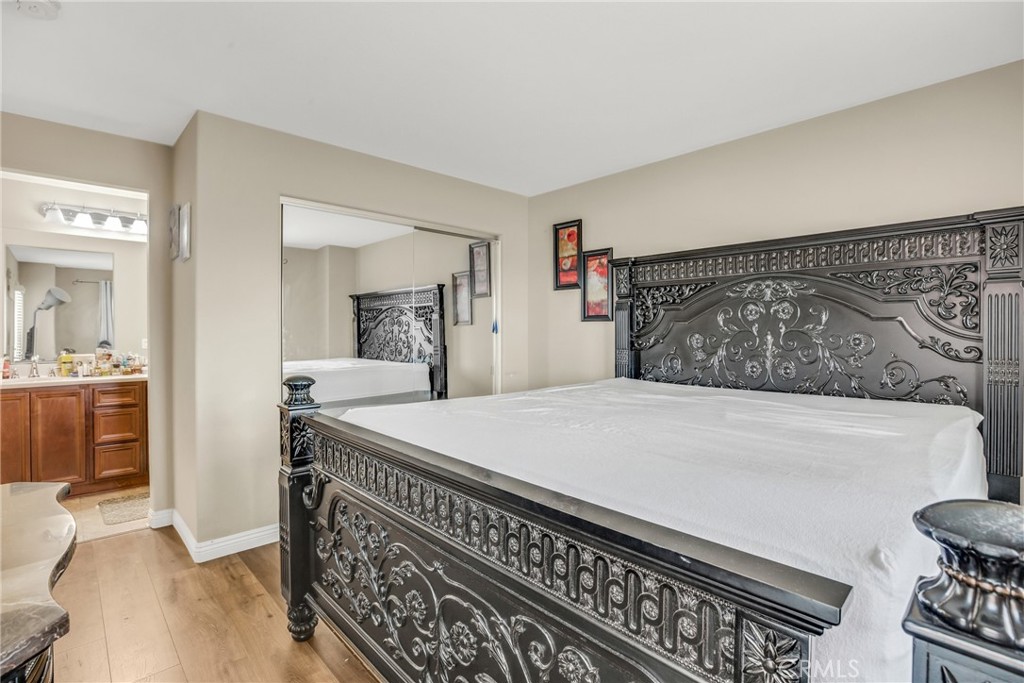 Lakewood, California, 90715, United States, 3 Bedrooms Bedrooms, ,4 BathroomsBathrooms,Residential,For Sale,1860565