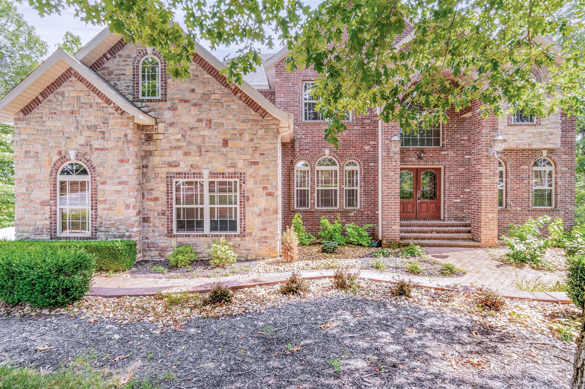 Walnut Shade, Missouri, 65771, United States, 6 Bedrooms Bedrooms, ,5 BathroomsBathrooms,Residential,For Sale,1975828