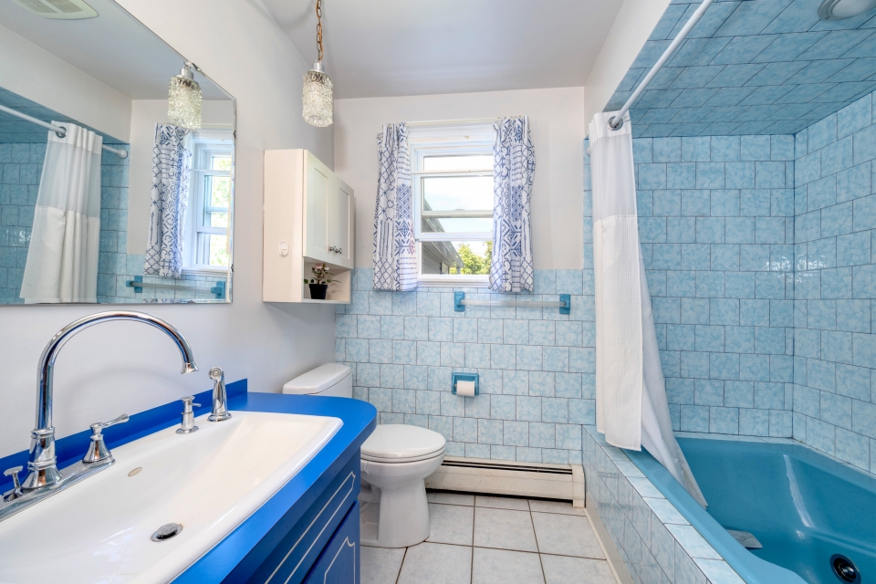 Hull, Massachusetts, 02045, United States, 6 Bedrooms Bedrooms, ,3 BathroomsBathrooms,Residential,For Sale,1978690