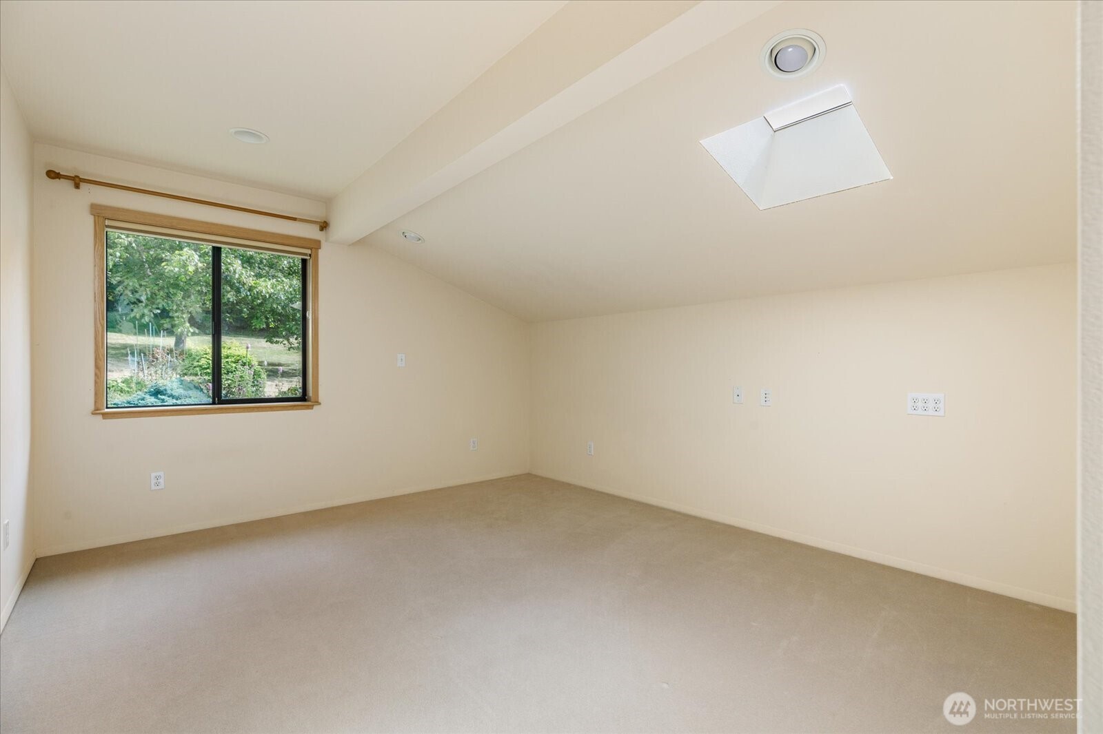 Oak Harbor, Washington, 98277, United States, 3 Bedrooms Bedrooms, ,1 BathroomBathrooms,Residential,For Sale,1868219