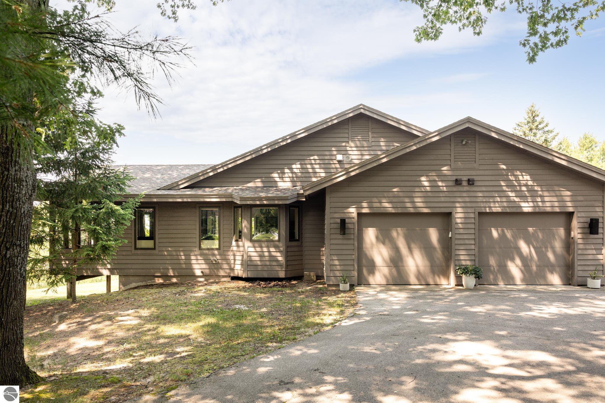 Traverse City, Michigan, 49686-1962, United States, 3 Bedrooms Bedrooms, ,2 BathroomsBathrooms,Residential,For Sale,1950100
