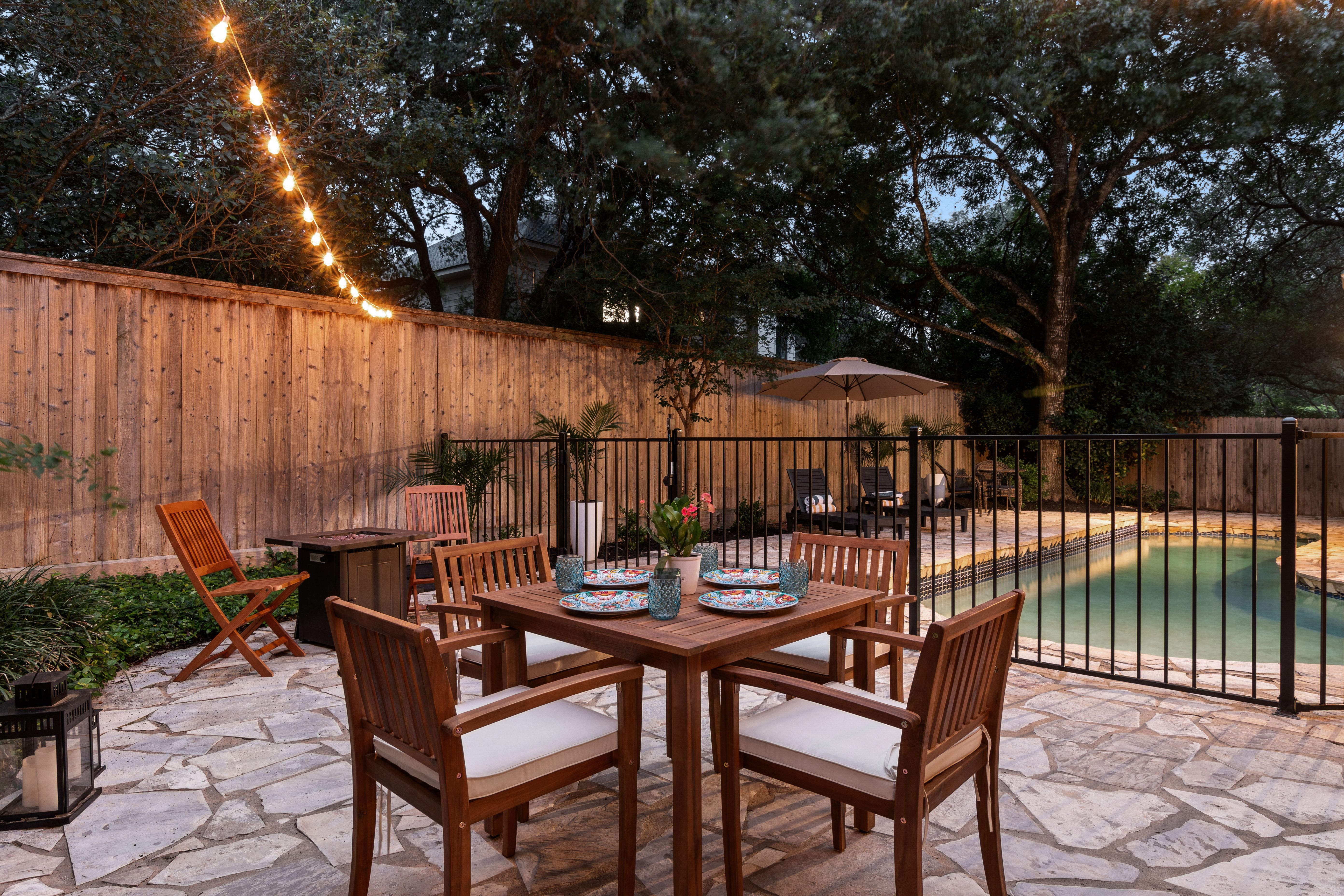  Elegant Deerfield Retreat with Resort-Style Backyard - 物件實景