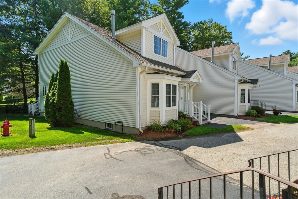 Haverhill, Massachusetts, 01830, United States, 2 Bedrooms Bedrooms, ,3 BathroomsBathrooms,Residential,For Sale,1940361