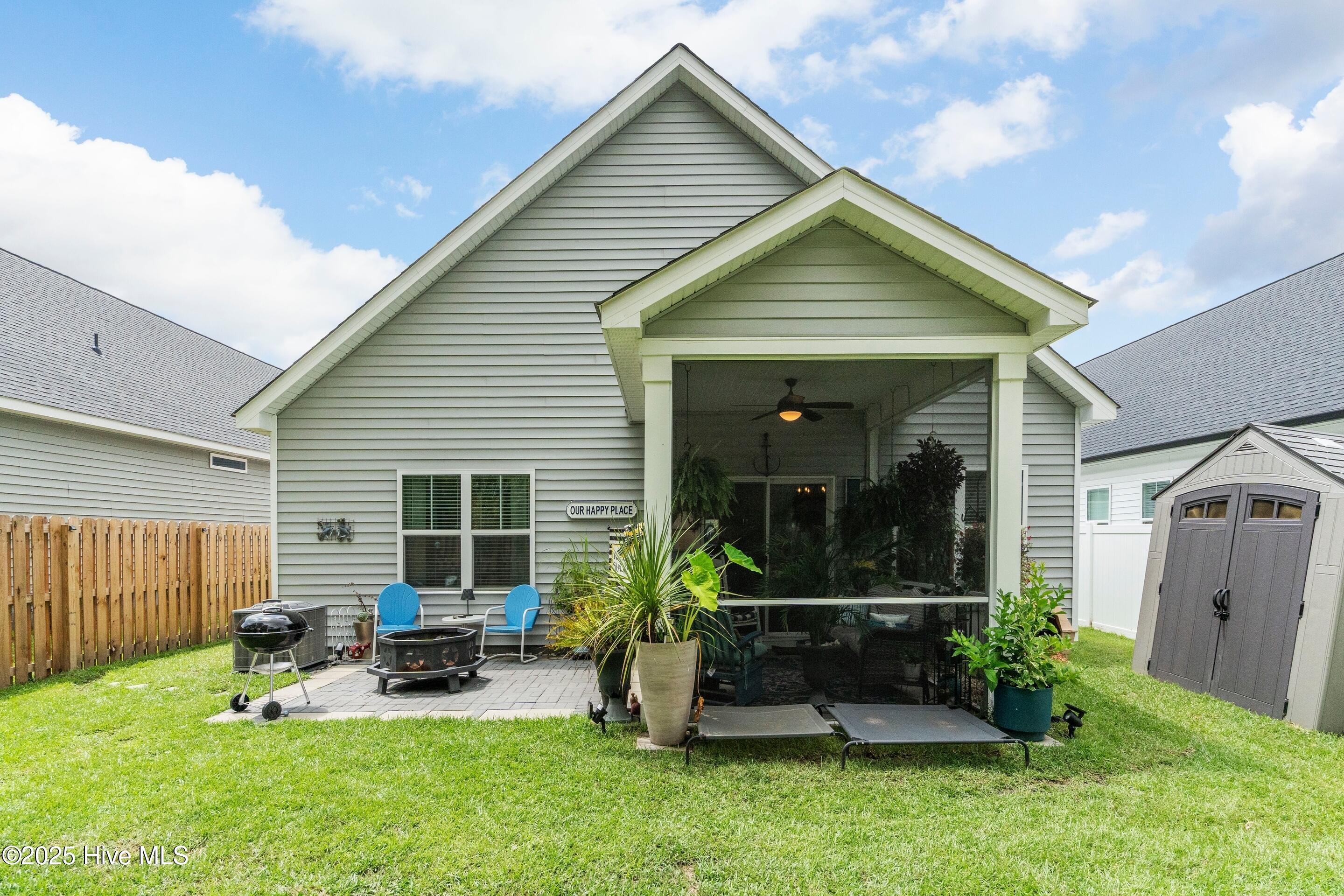 Southport, North Carolina, 28461, United States, 3 Bedrooms Bedrooms, ,2 BathroomsBathrooms,Residential,For Sale,1925242