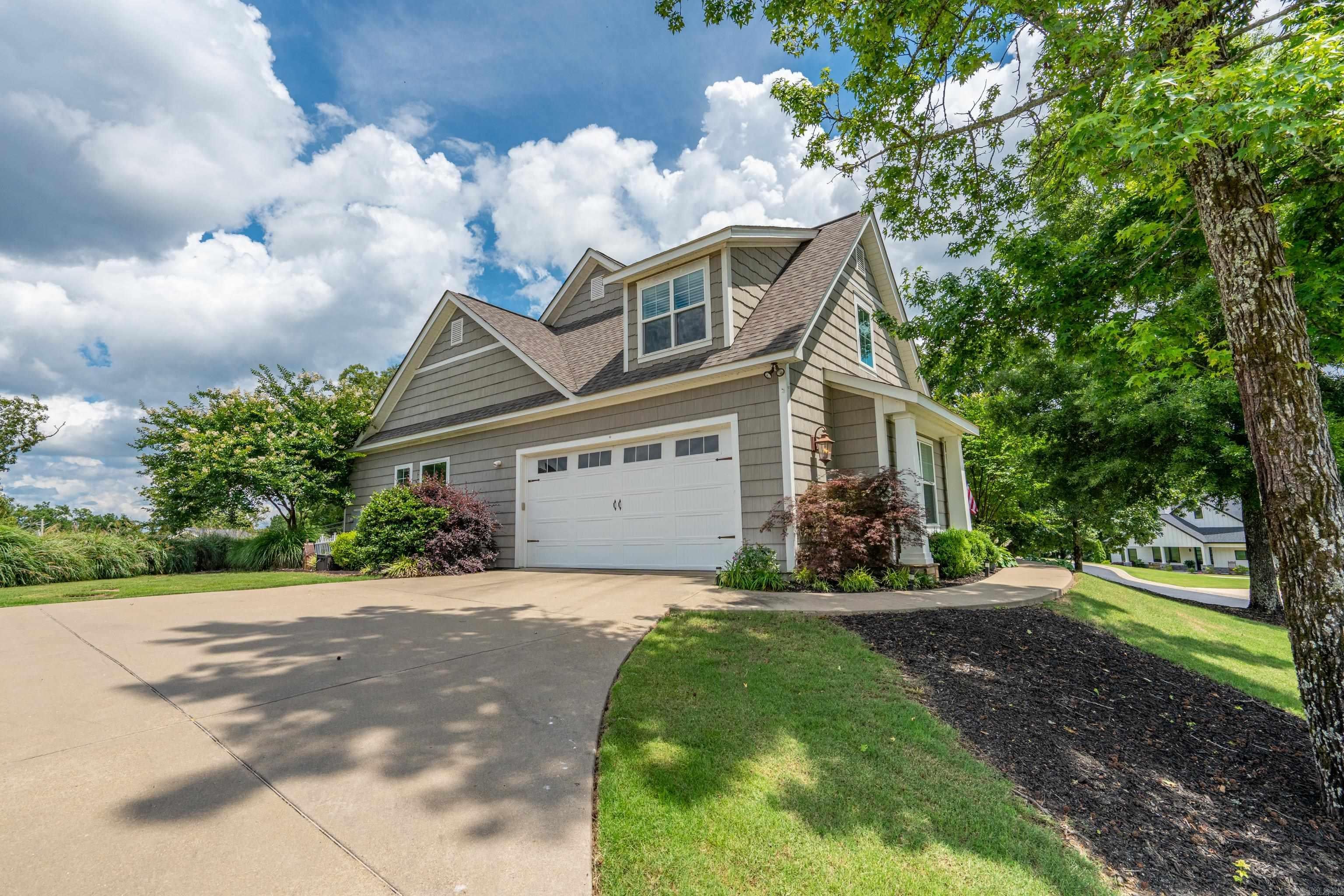 Hot Springs, Arkansas, 71913, United States, 4 Bedrooms Bedrooms, ,4 BathroomsBathrooms,Residential,For Sale,2019314