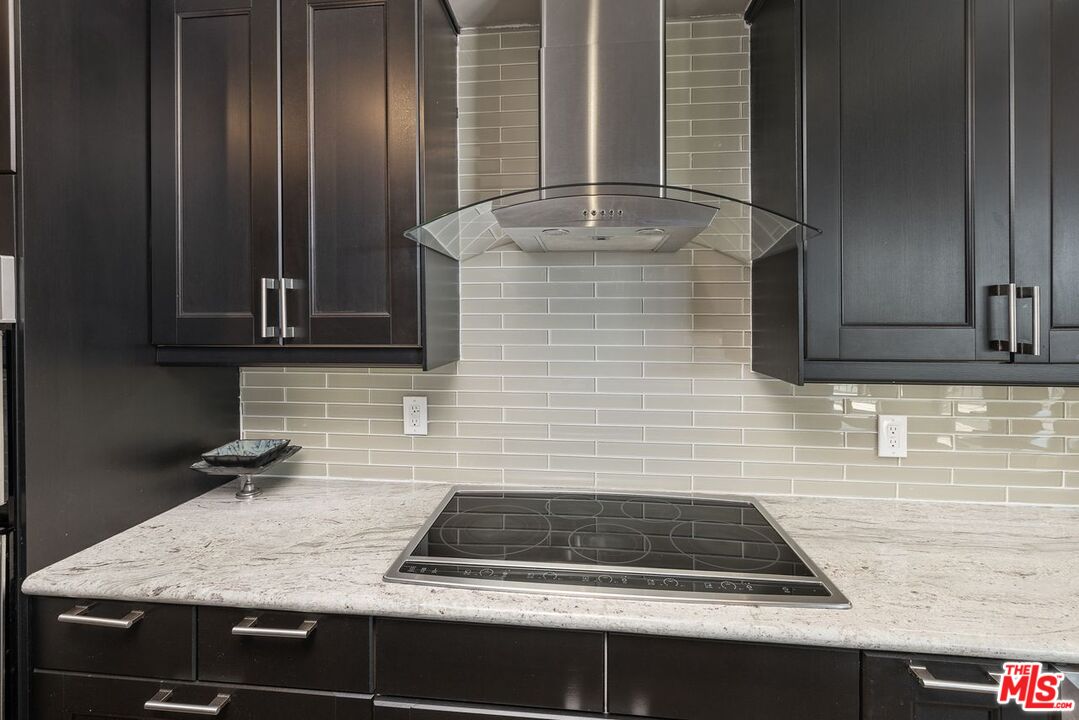 Los Angeles, California, 90068, United States, 2 Bedrooms Bedrooms, ,2 BathroomsBathrooms,Residential,For Sale,1939987