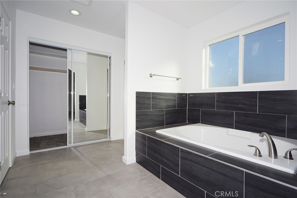 Hesperia, California, 92345, United States, 4 Bedrooms Bedrooms, ,3 BathroomsBathrooms,Residential,For Sale,1877164