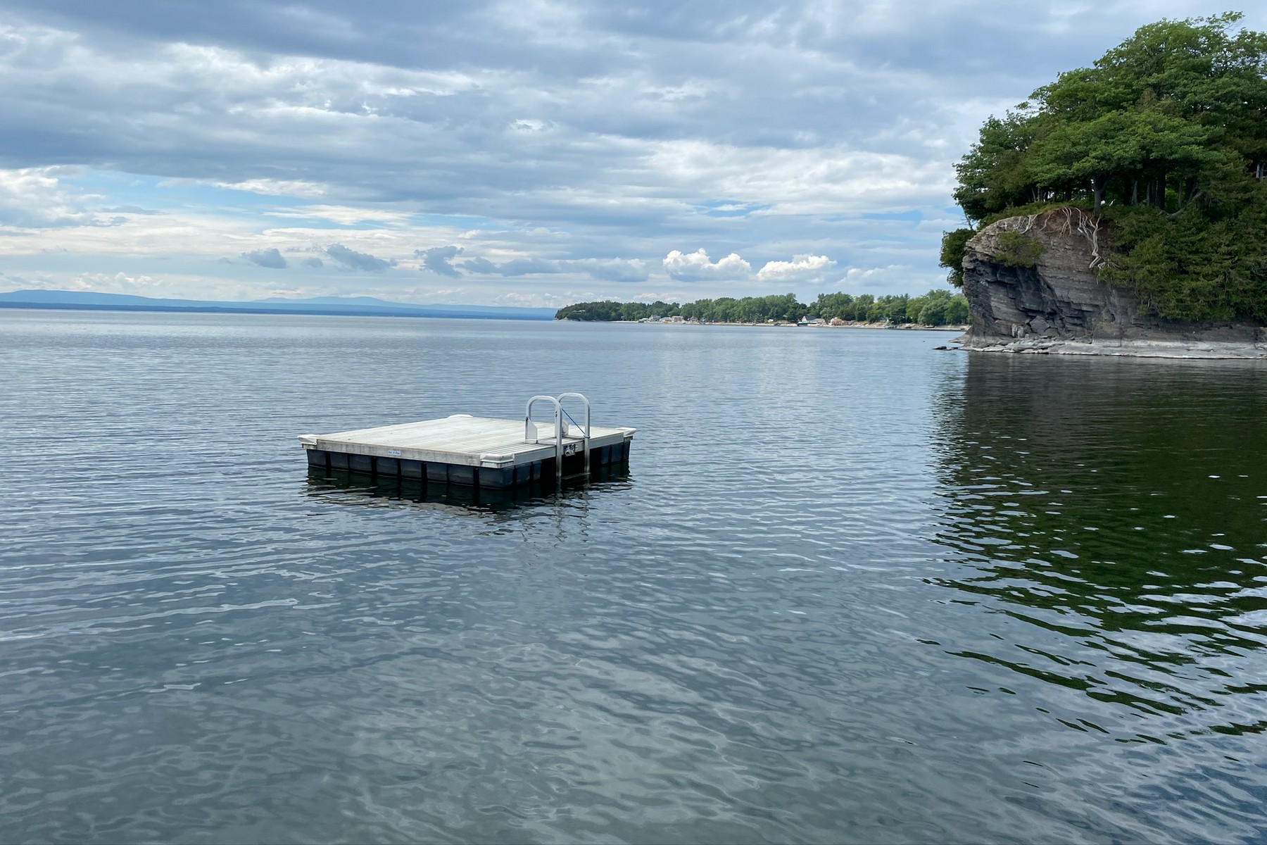  1333 Colchester Point Road - 物件實景