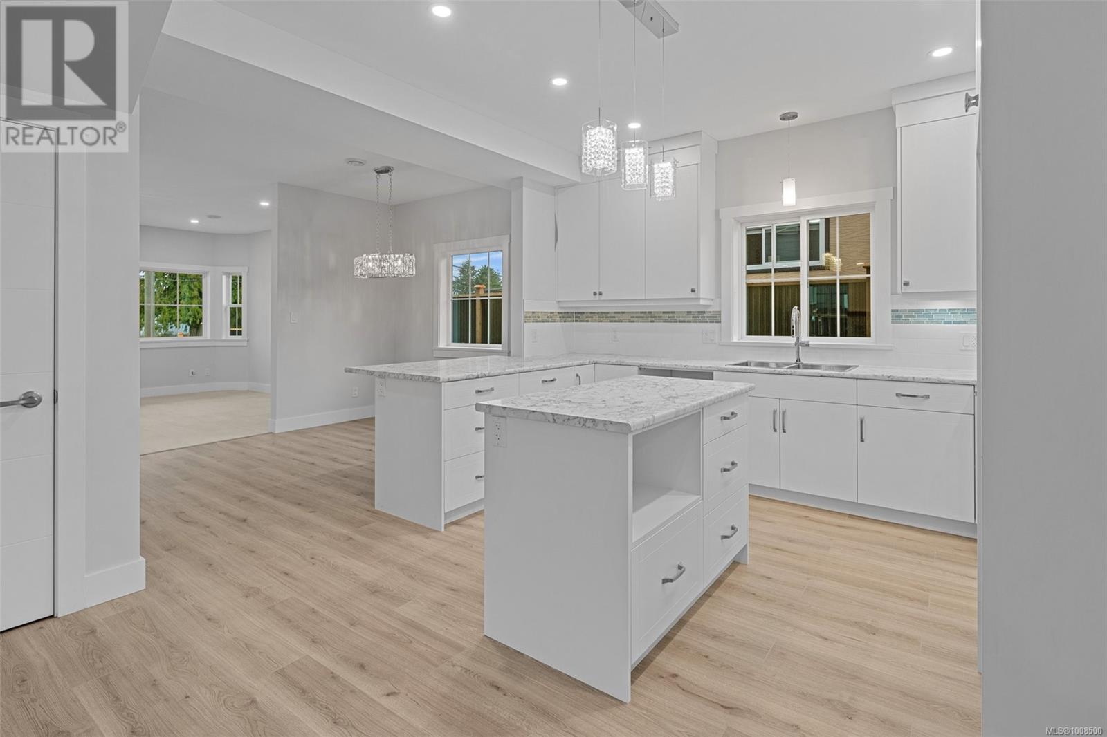 DUNCAN, British Columbia, V9L 4B4, CA, 4 Bedrooms Bedrooms, ,4 BathroomsBathrooms,Residential,For Sale,1910827